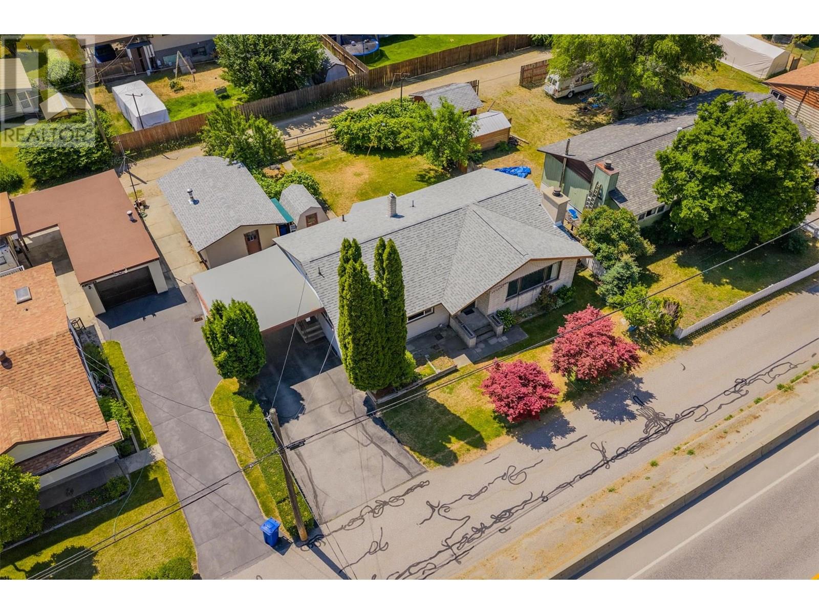 235 10th Avenue, Montrose, British Columbia  V0G 1P0 - Photo 54 - 10353010