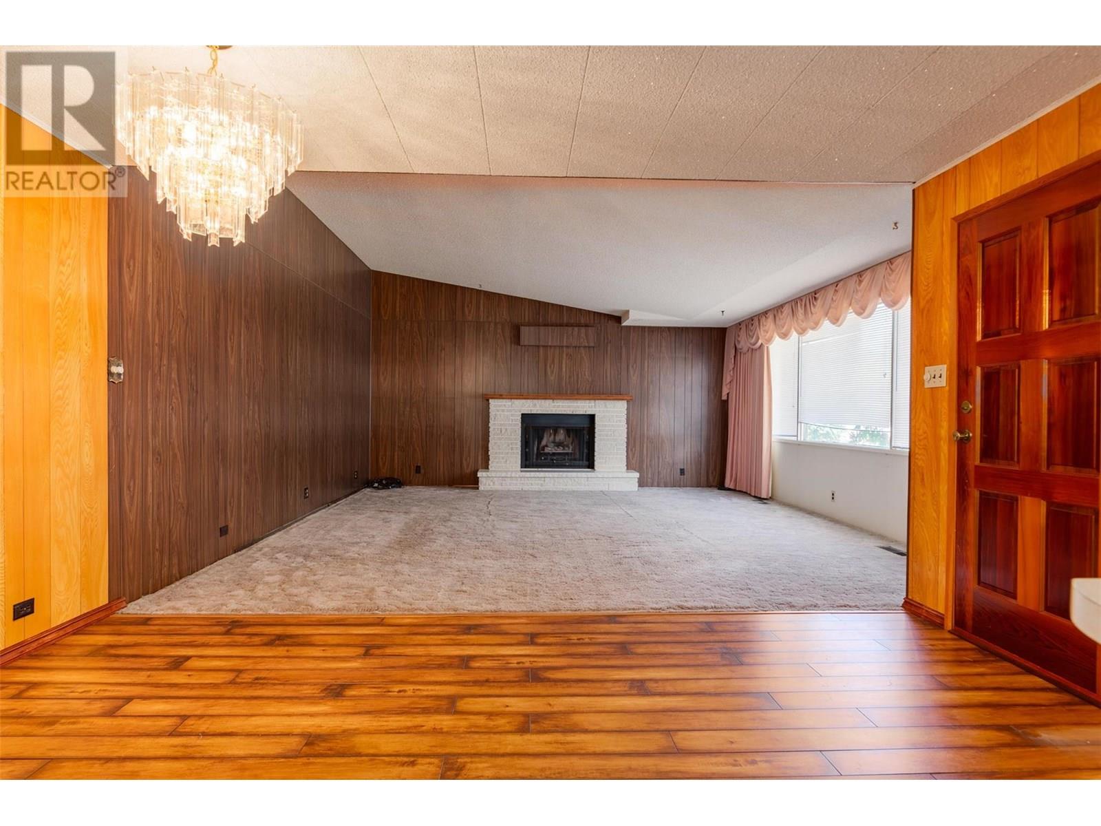 235 10th Avenue, Montrose, British Columbia  V0G 1P0 - Photo 8 - 10353010