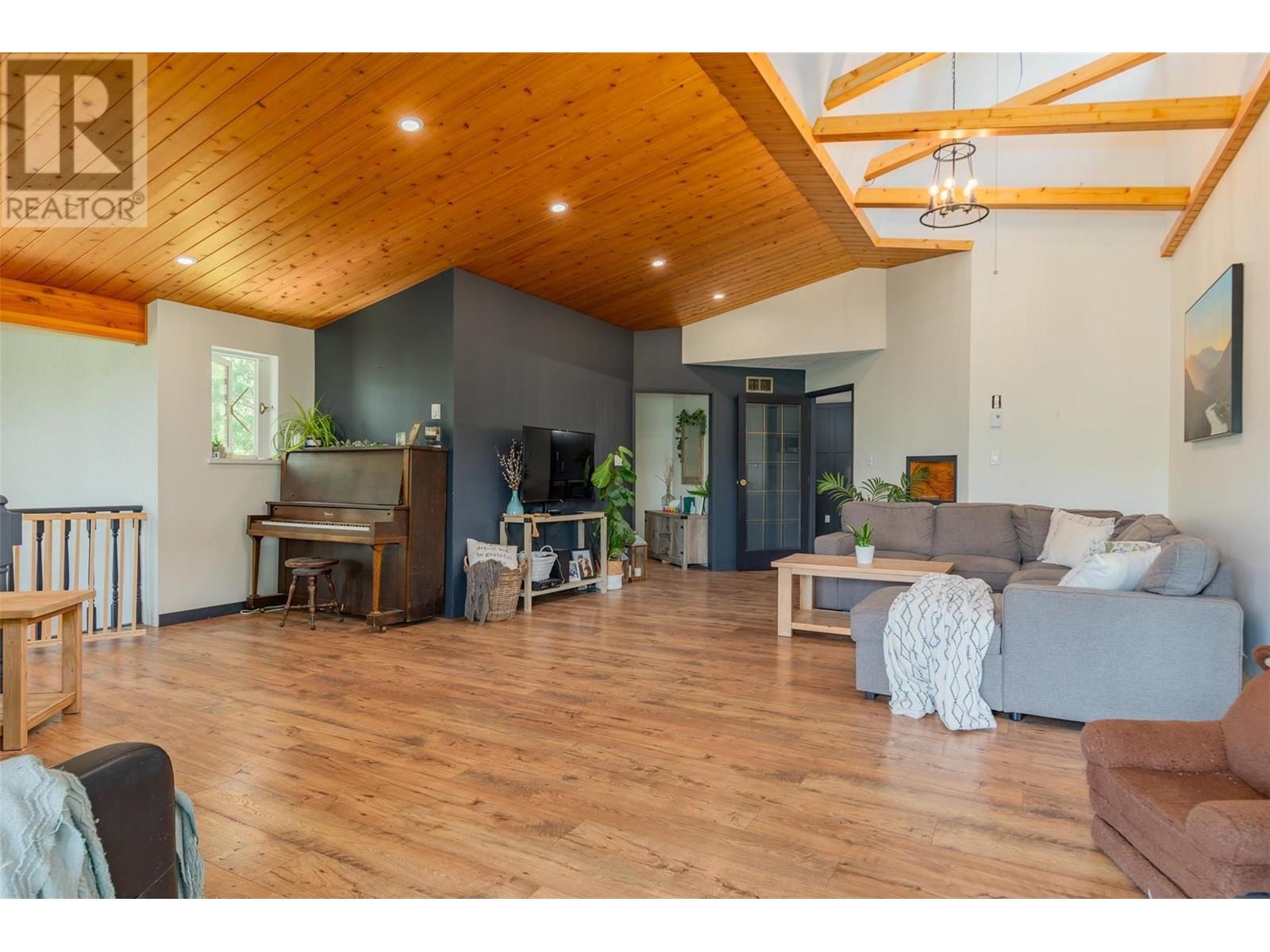 1137 Mcleod Road, Beaver Falls, British Columbia  V0G 1L1 - Photo 15 - 10352994