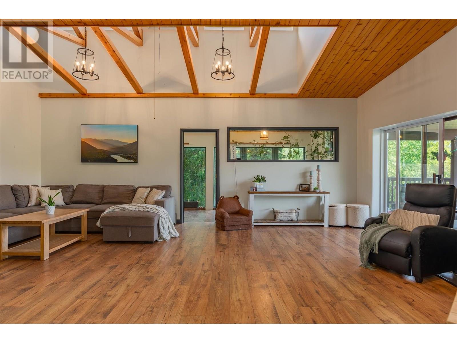 1137 Mcleod Road, Beaver Falls, British Columbia  V0G 1L1 - Photo 17 - 10352994