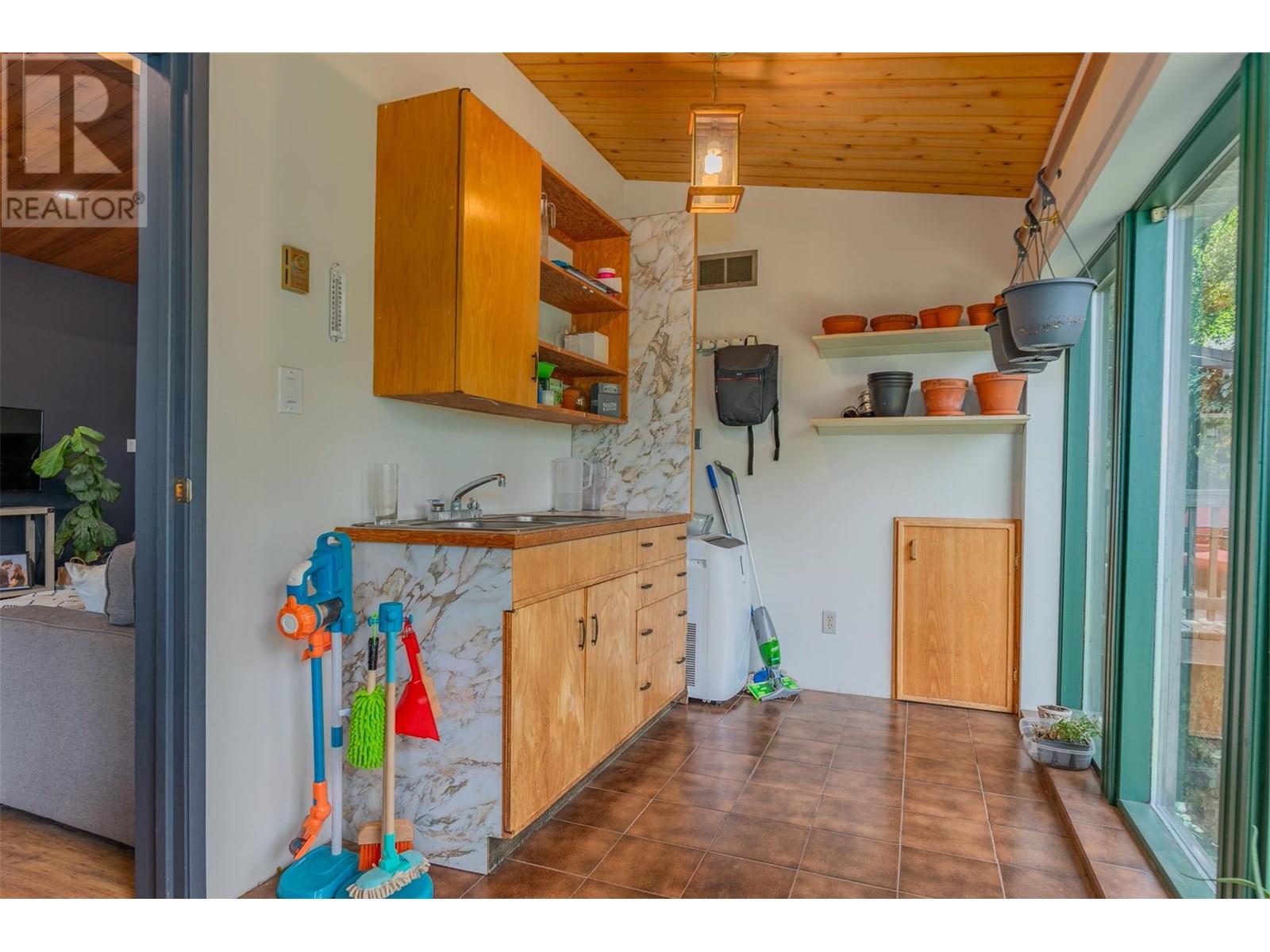 1137 Mcleod Road, Beaver Falls, British Columbia  V0G 1L1 - Photo 39 - 10352994