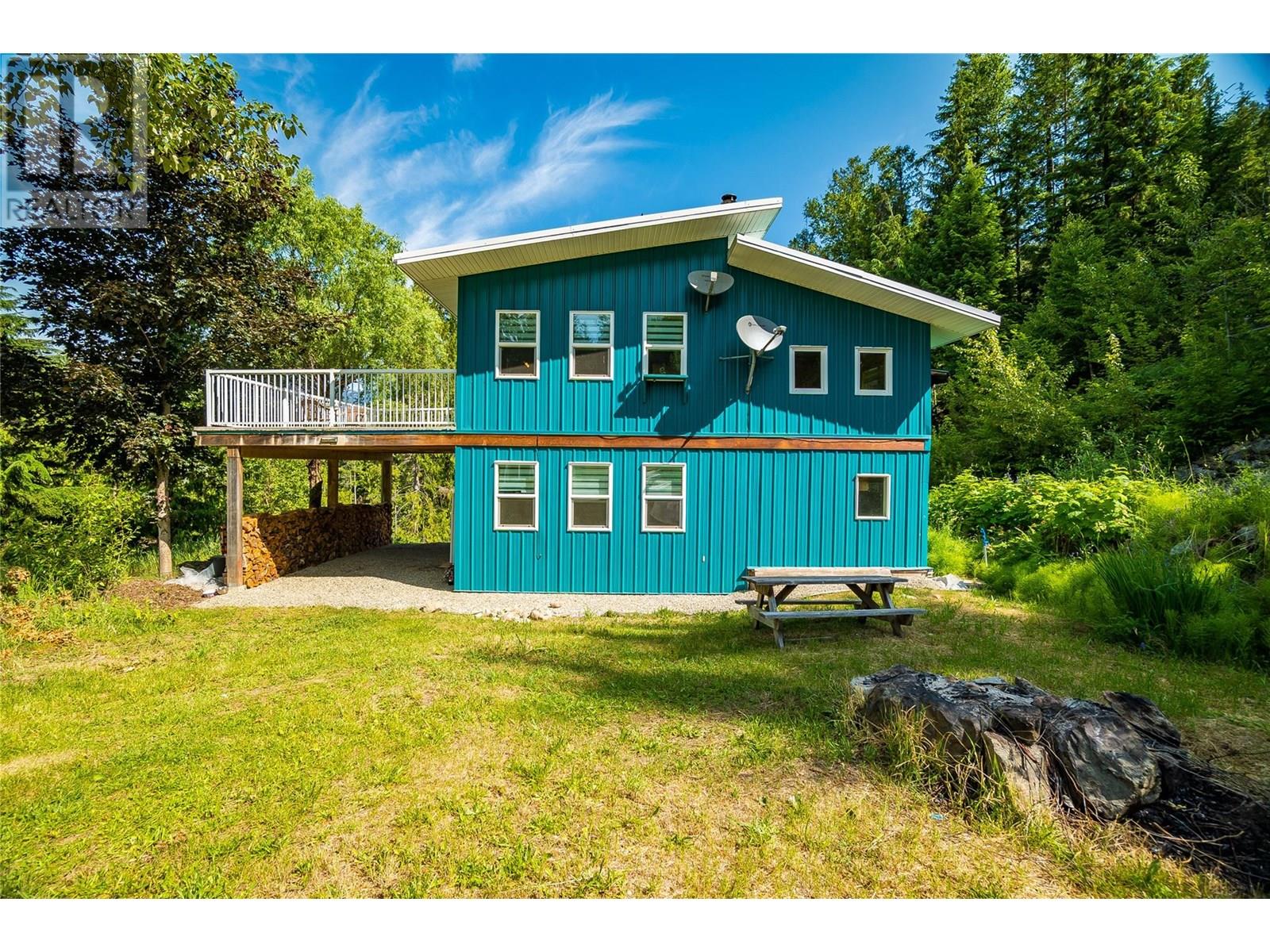 8140 6 Highway, Lemon Creek, British Columbia  V0G 2C0 - Photo 1 - 10351307