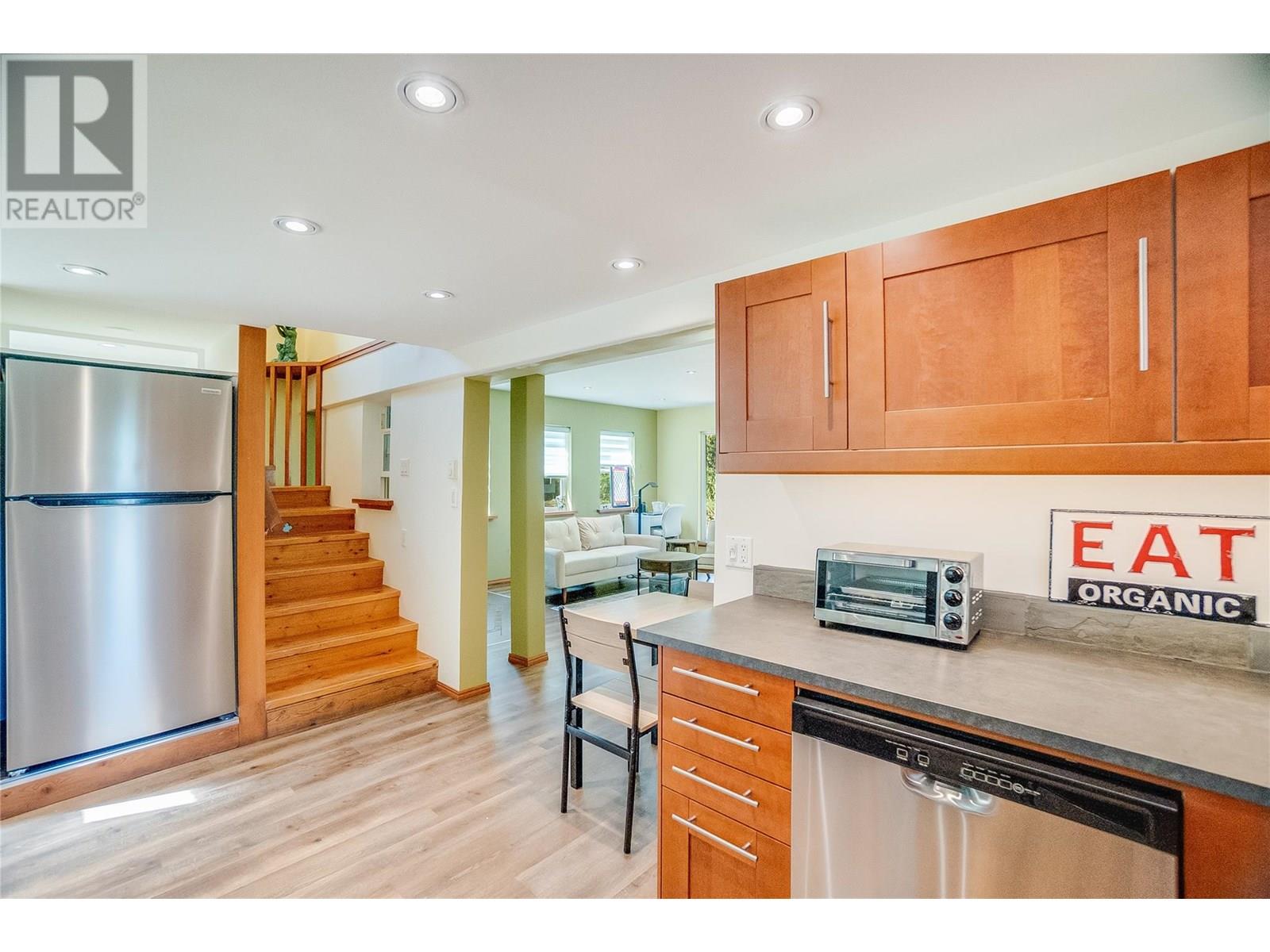 8140 6 Highway, Lemon Creek, British Columbia  V0G 2C0 - Photo 14 - 10351307