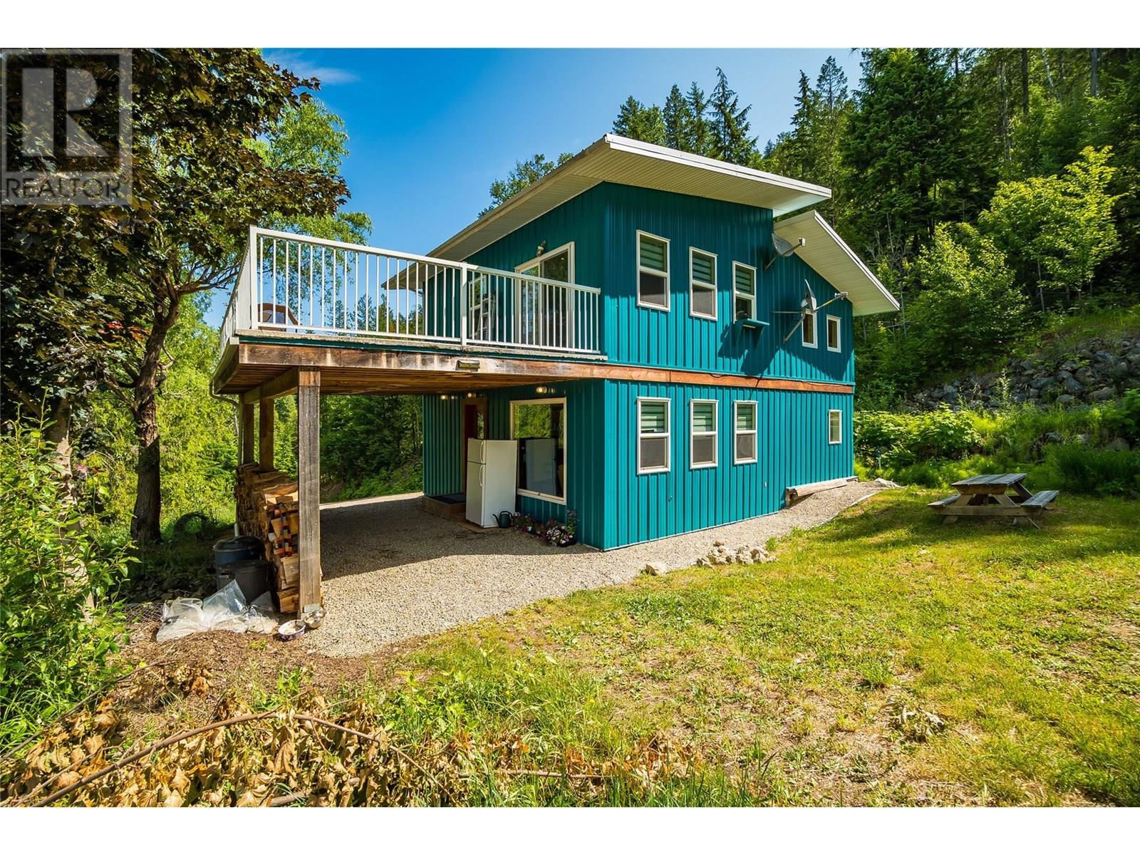 8140 6 Highway, Lemon Creek, British Columbia  V0G 2C0 - Photo 2 - 10351307