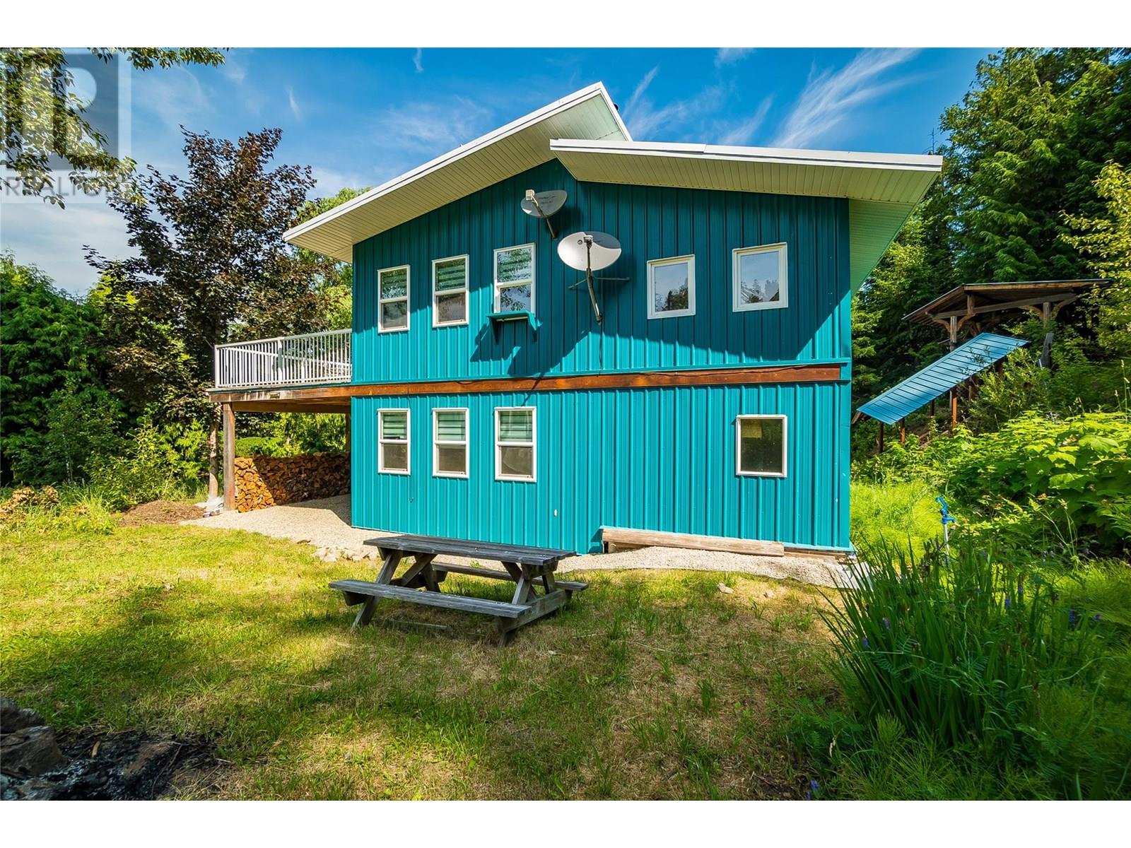 8140 6 Highway, Lemon Creek, British Columbia  V0G 2C0 - Photo 3 - 10351307