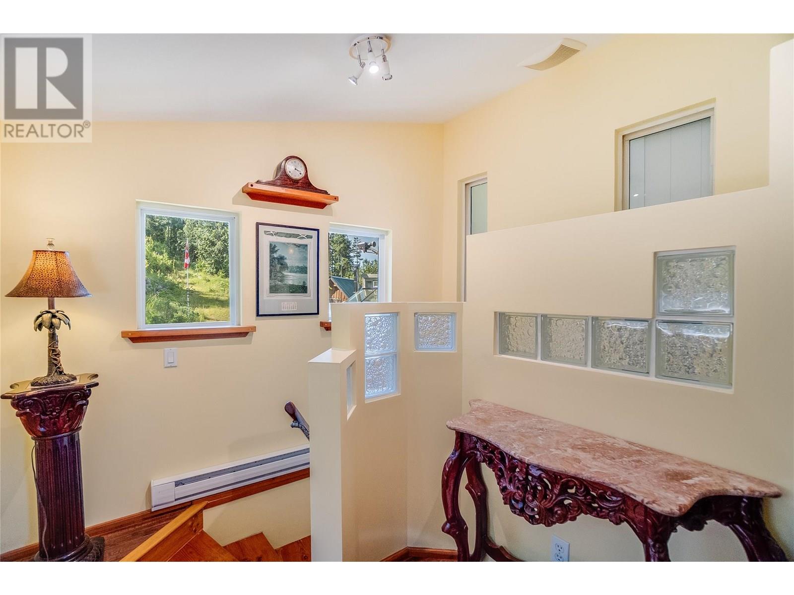 8140 6 Highway, Lemon Creek, British Columbia  V0G 2C0 - Photo 33 - 10351307