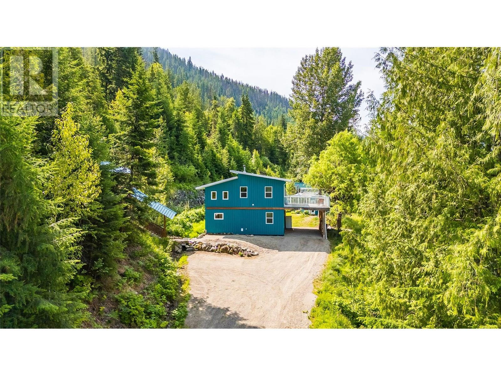 8140 6 Highway, Lemon Creek, British Columbia  V0G 2C0 - Photo 4 - 10351307
