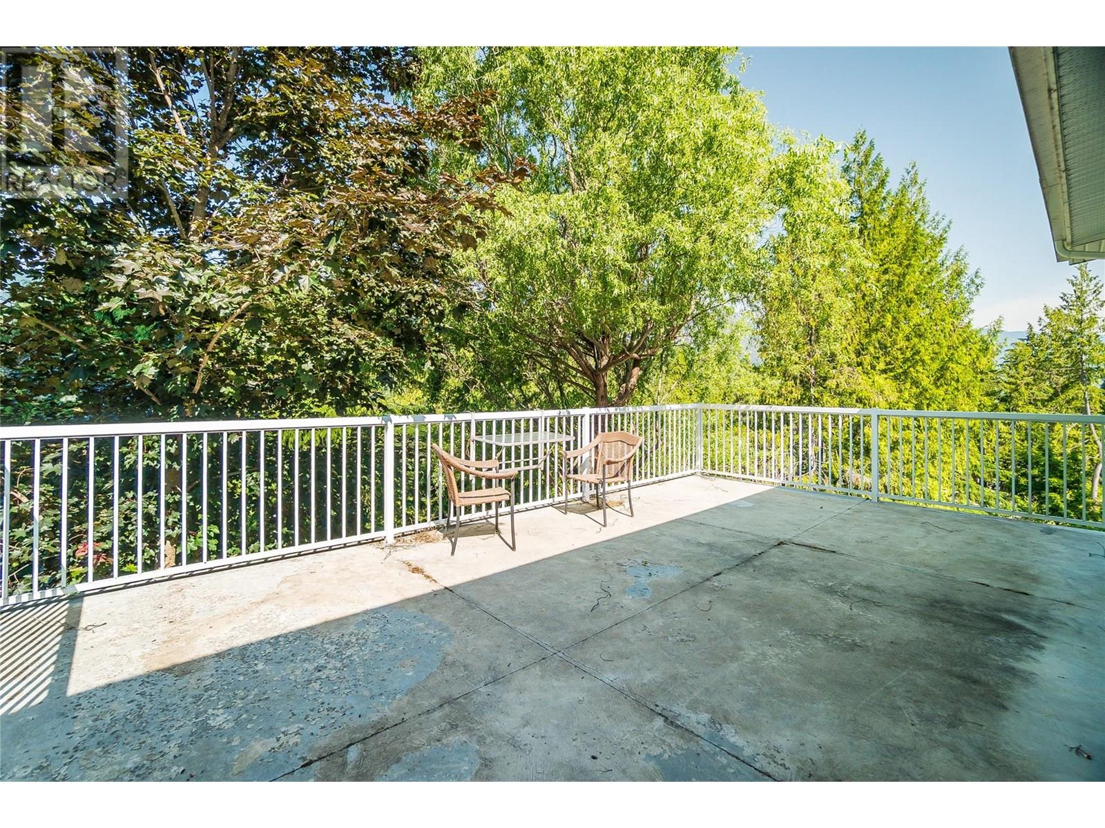 8140 6 Highway, Lemon Creek, British Columbia  V0G 2C0 - Photo 42 - 10351307