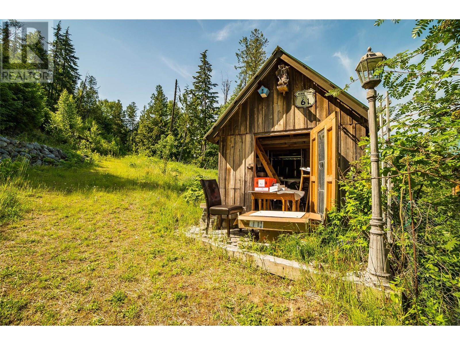 8140 6 Highway, Lemon Creek, British Columbia  V0G 2C0 - Photo 47 - 10351307