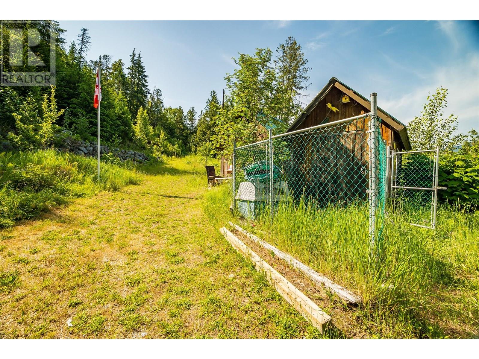 8140 6 Highway, Lemon Creek, British Columbia  V0G 2C0 - Photo 48 - 10351307