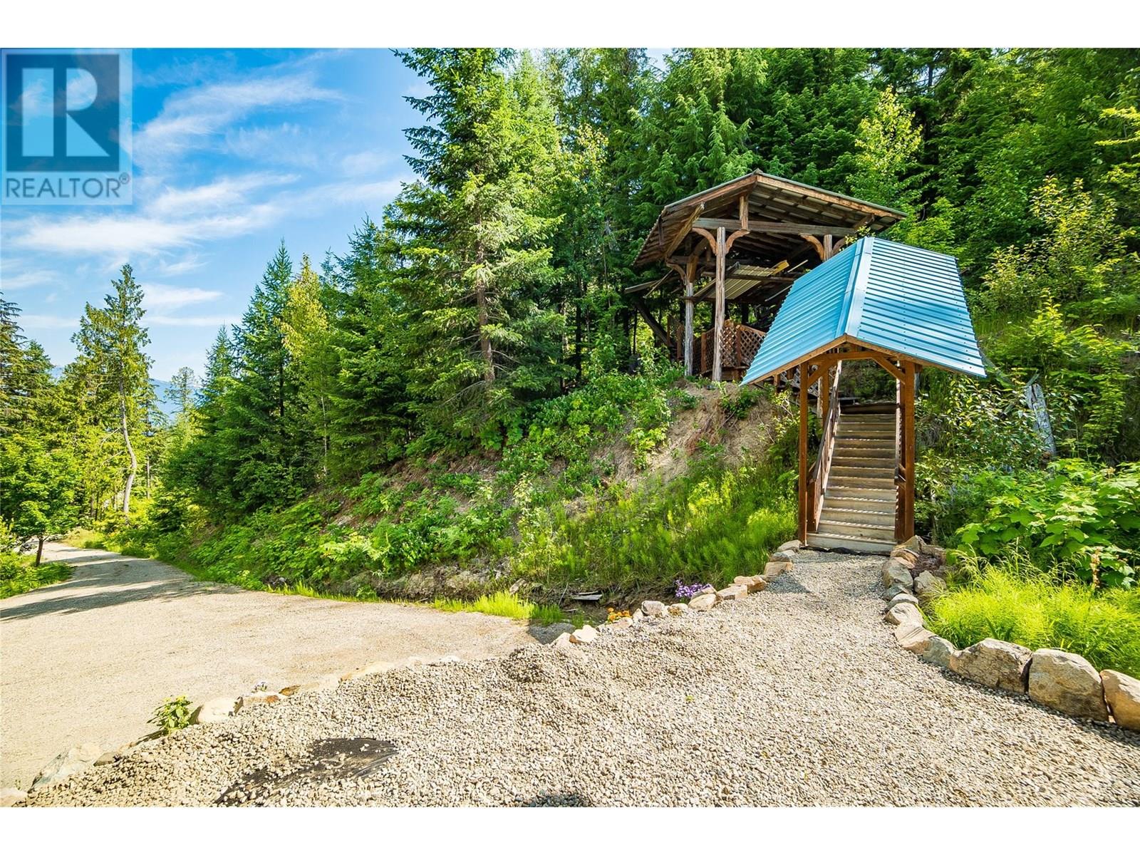 8140 6 Highway, Lemon Creek, British Columbia  V0G 2C0 - Photo 50 - 10351307