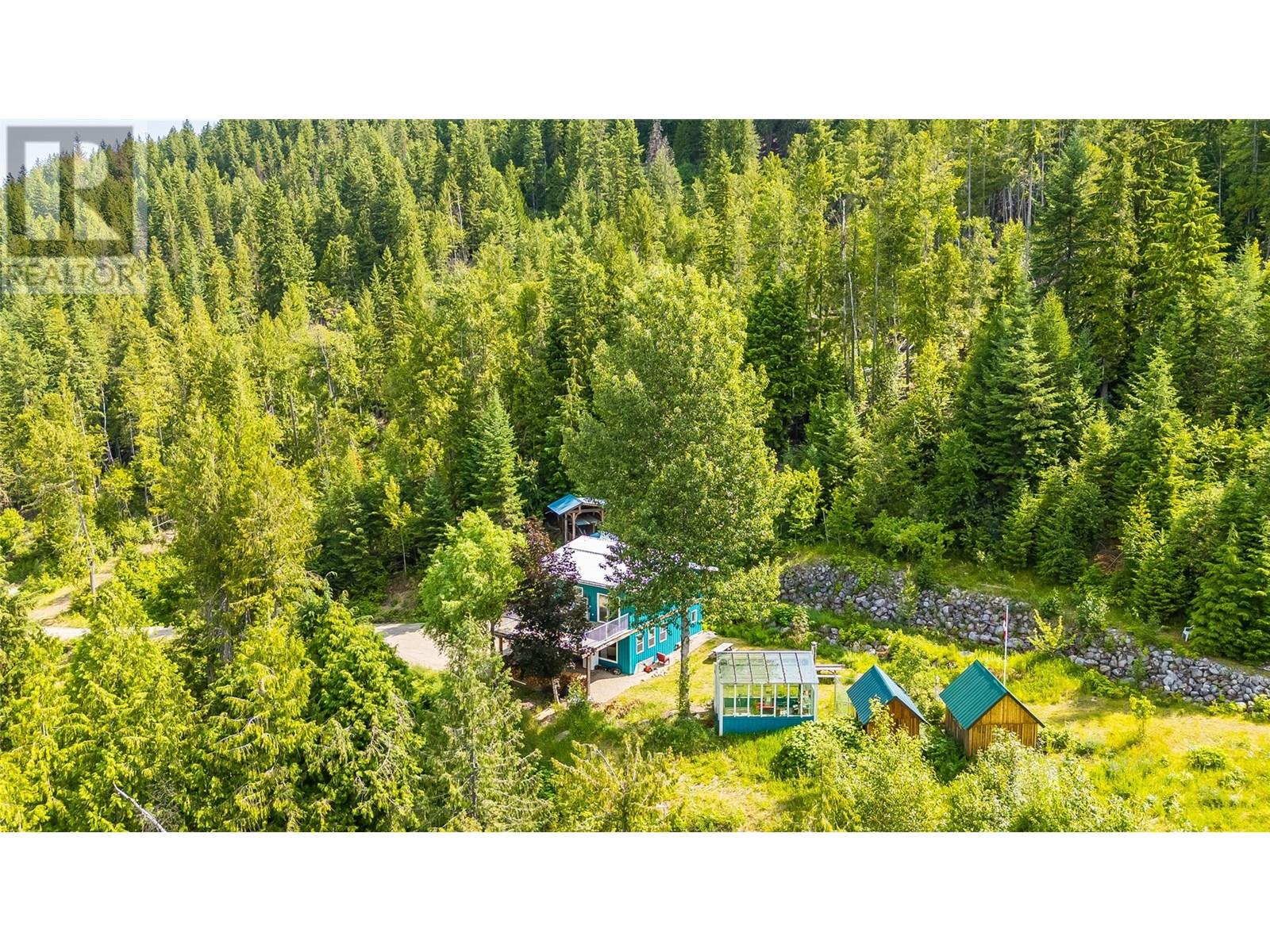 8140 6 Highway, Lemon Creek, British Columbia  V0G 2C0 - Photo 52 - 10351307
