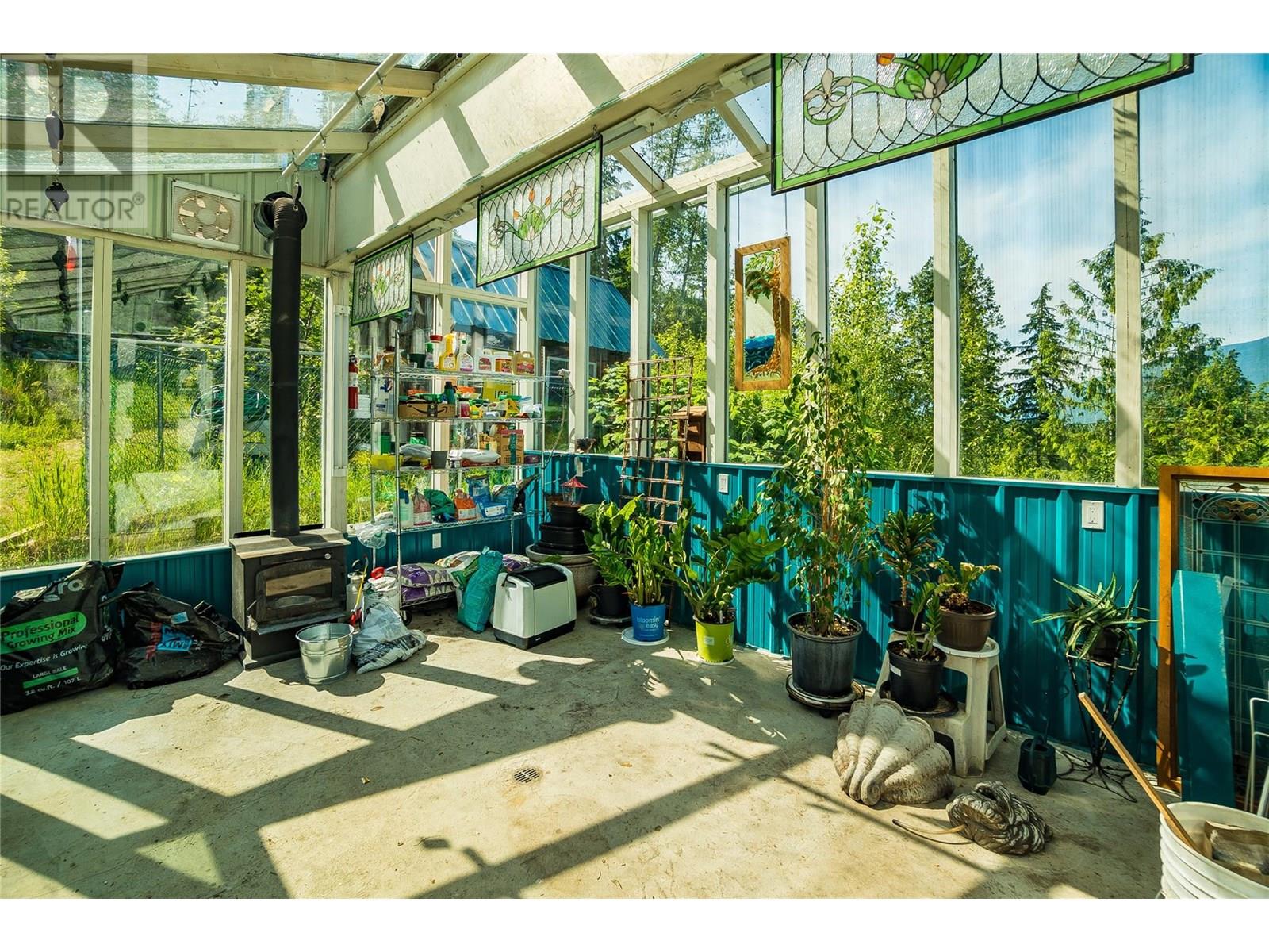 8140 6 Highway, Lemon Creek, British Columbia  V0G 2C0 - Photo 7 - 10351307