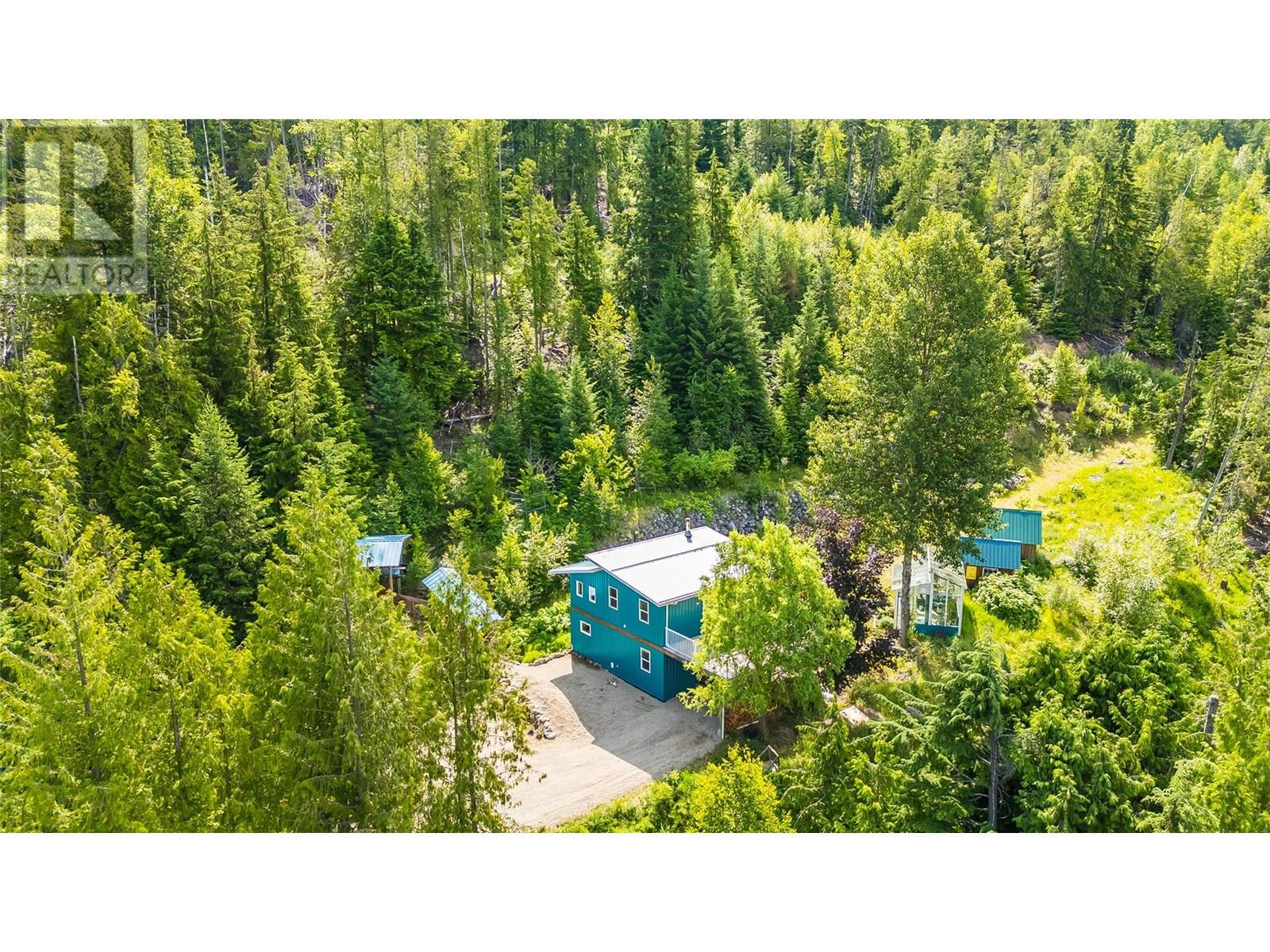 8140 6 Highway, Lemon Creek, British Columbia  V0G 2C0 - Photo 8 - 10351307