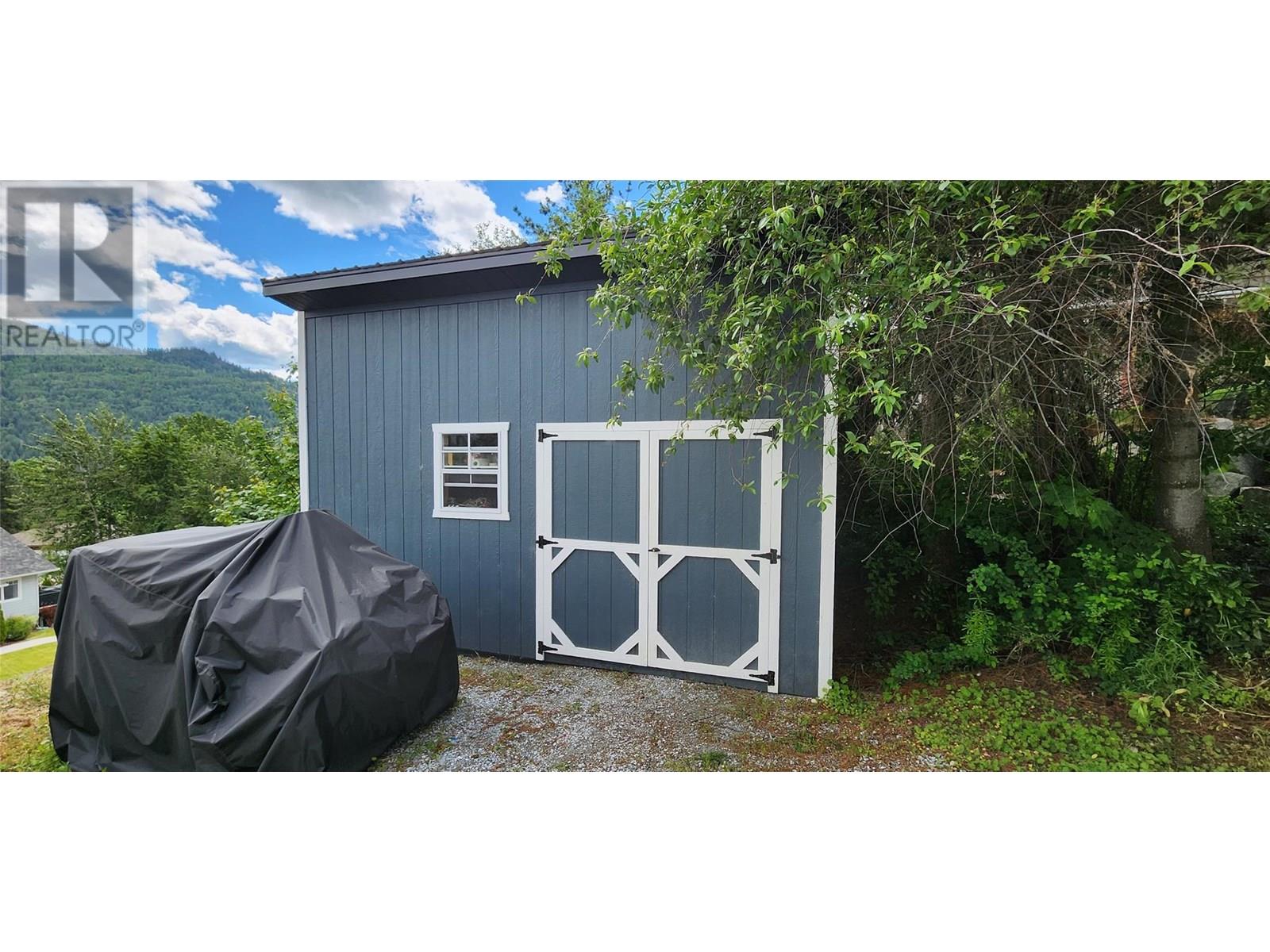 532 Blake Court, Warfield, British Columbia  V1R 4V9 - Photo 10 - 10353024