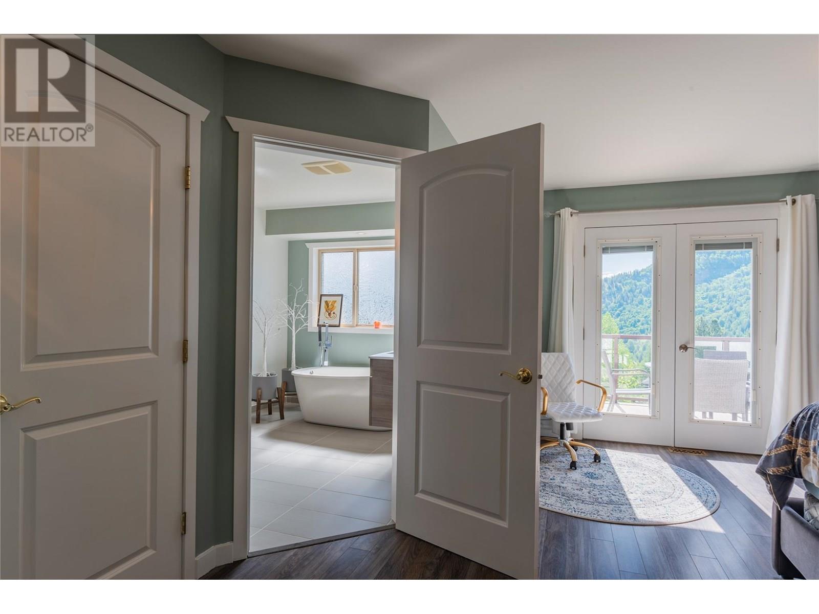 532 Blake Court, Warfield, British Columbia  V1R 4V9 - Photo 48 - 10353024