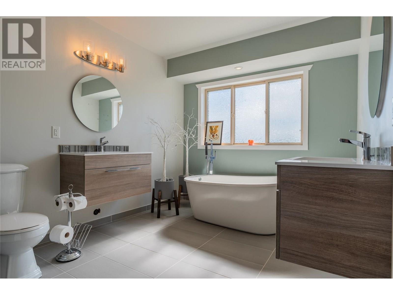 532 Blake Court, Warfield, British Columbia  V1R 4V9 - Photo 49 - 10353024