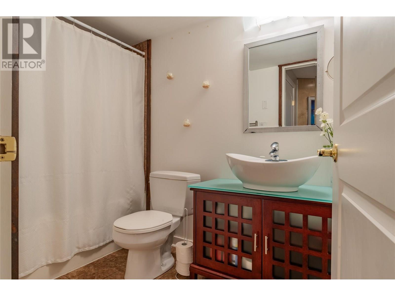 532 Blake Court, Warfield, British Columbia  V1R 4V9 - Photo 75 - 10353024