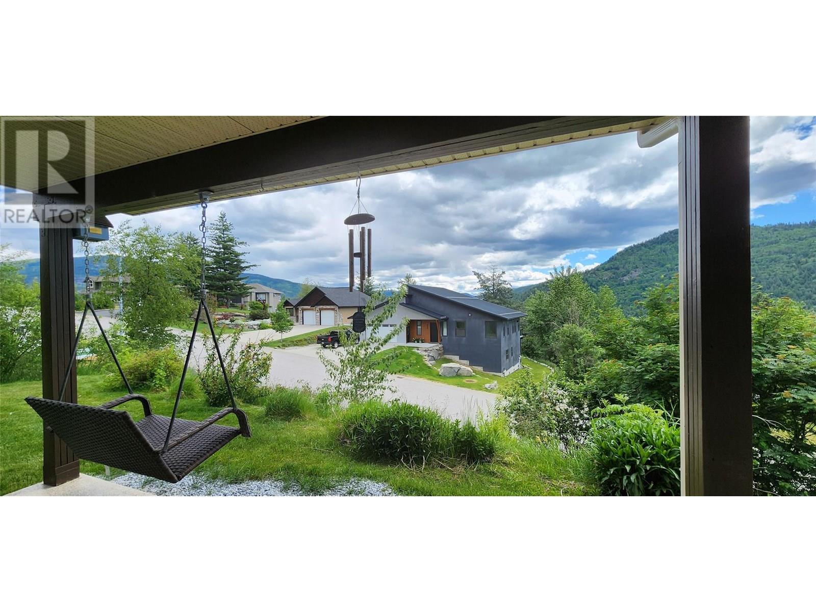 532 Blake Court, Warfield, British Columbia  V1R 4V9 - Photo 8 - 10353024