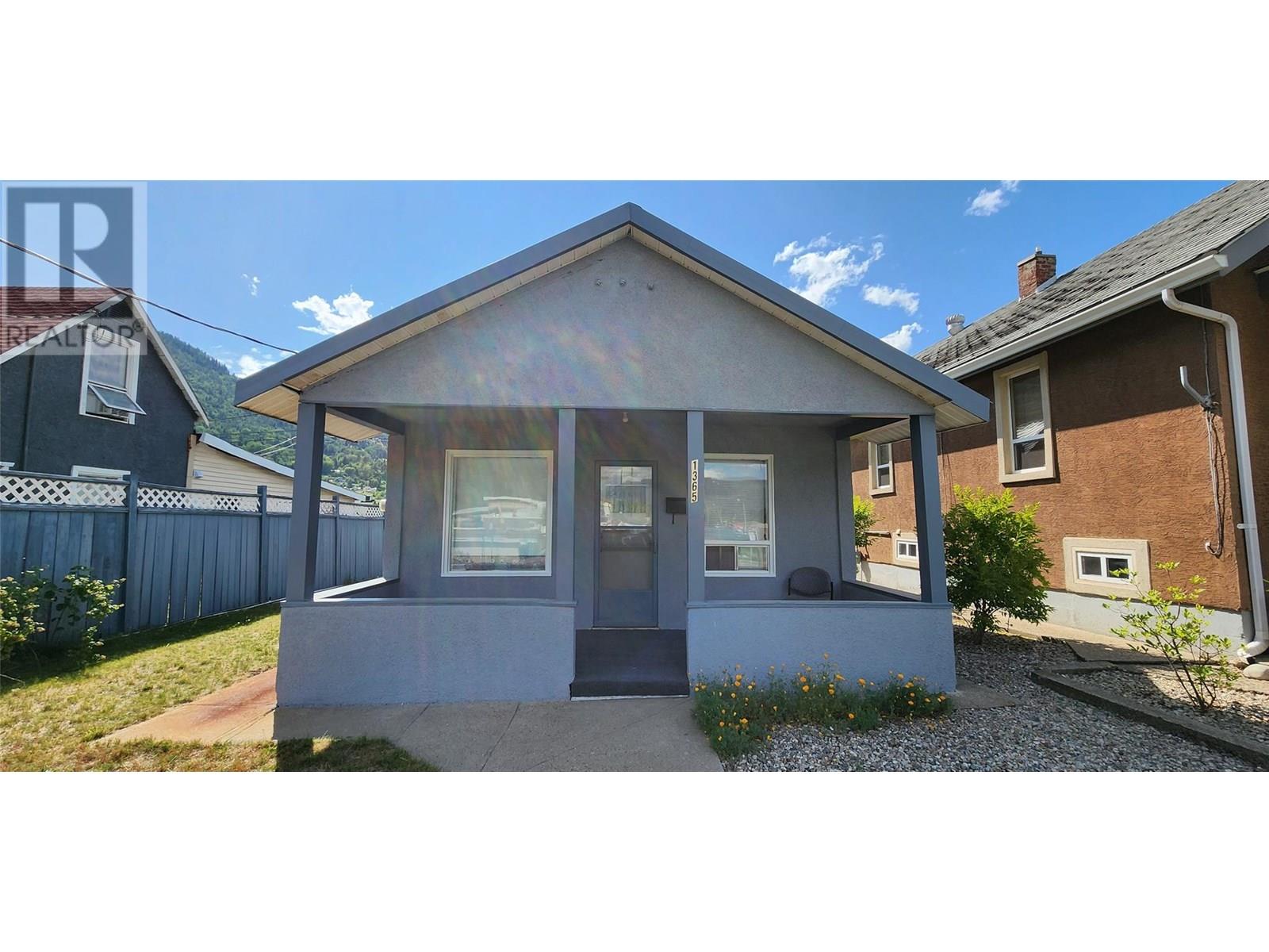 1365 Thom Street, Trail, British Columbia  V1R 1X7 - Photo 1 - 10353011