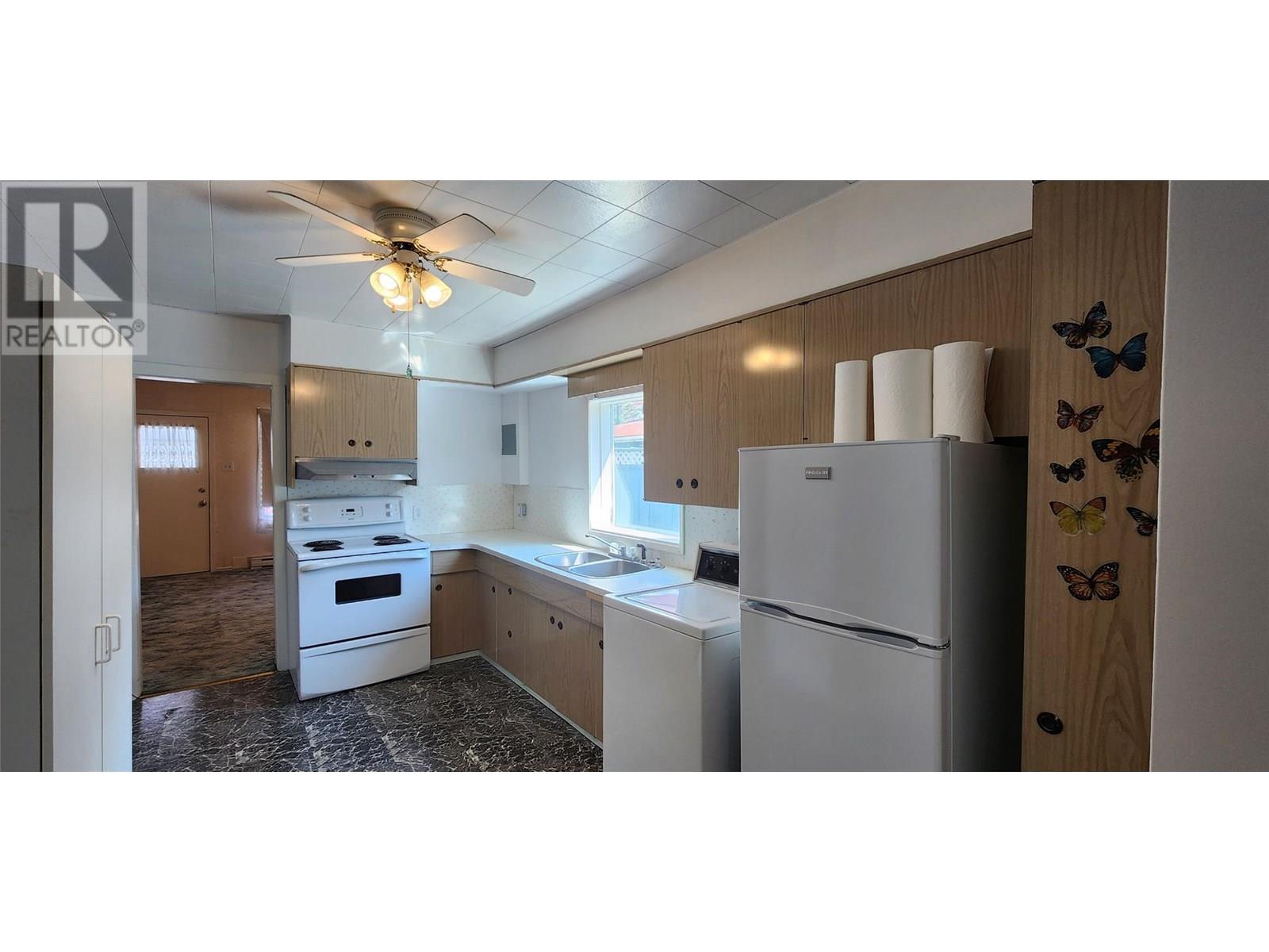 1365 Thom Street, Trail, British Columbia  V1R 1X7 - Photo 12 - 10353011