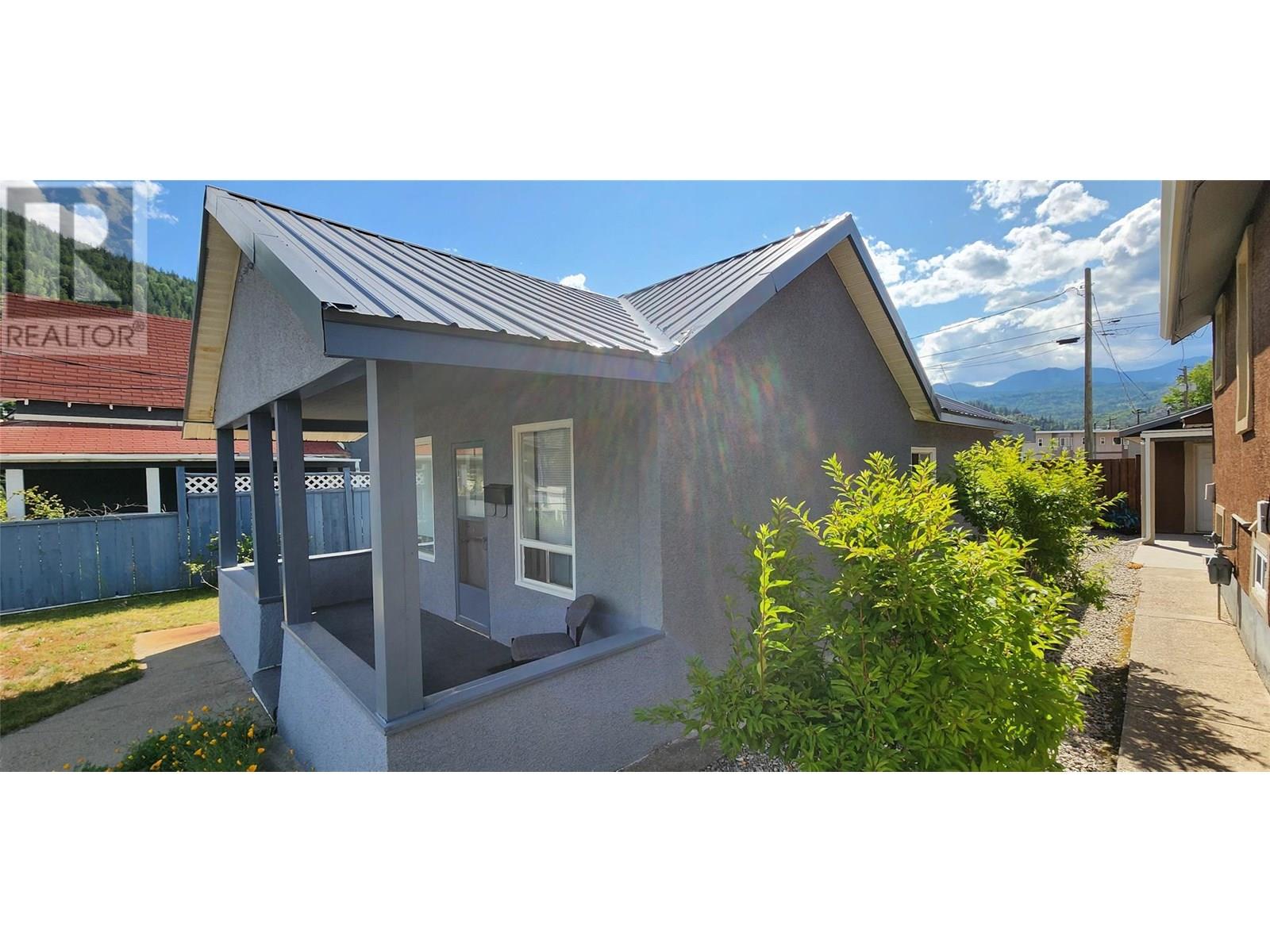 1365 Thom Street, Trail, British Columbia  V1R 1X7 - Photo 5 - 10353011