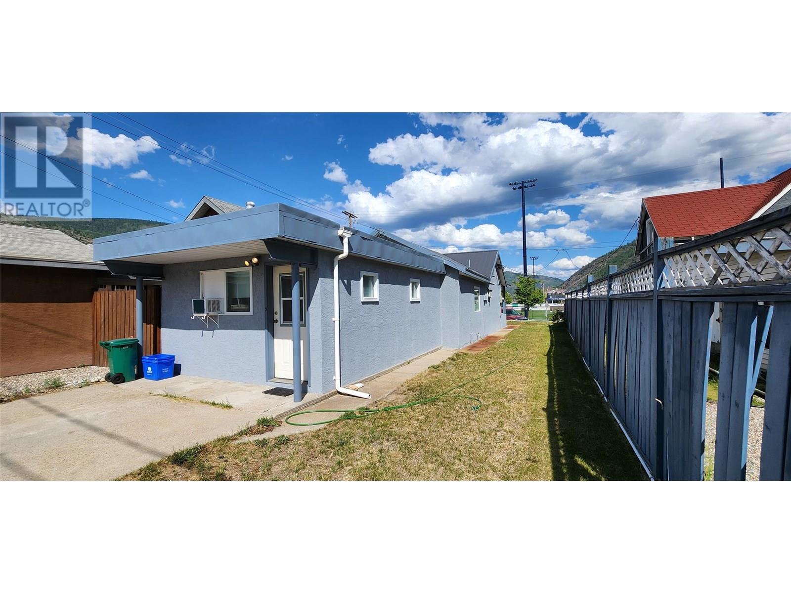 1365 Thom Street, Trail, British Columbia  V1R 1X7 - Photo 6 - 10353011