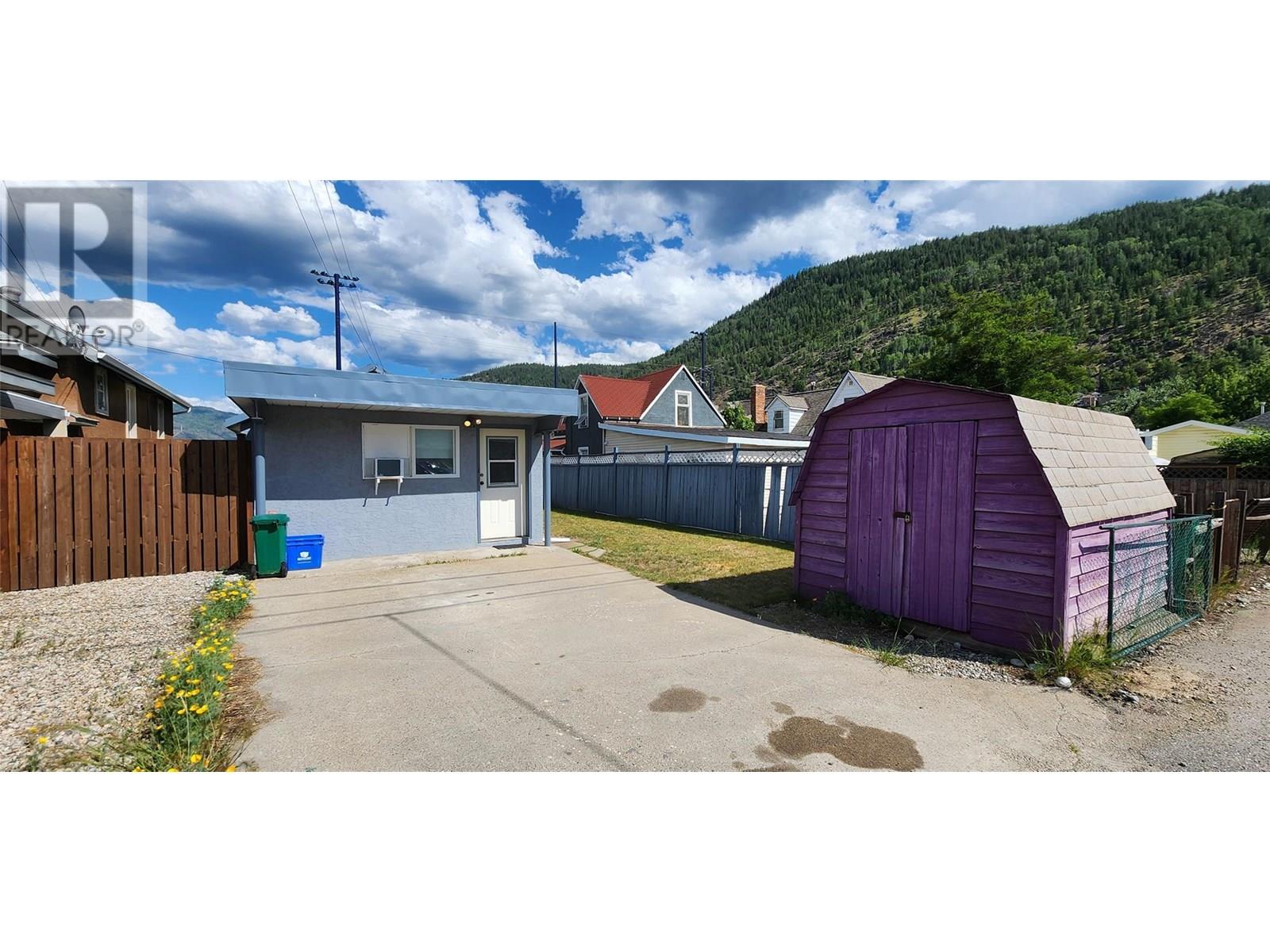 1365 Thom Street, Trail, British Columbia  V1R 1X7 - Photo 7 - 10353011