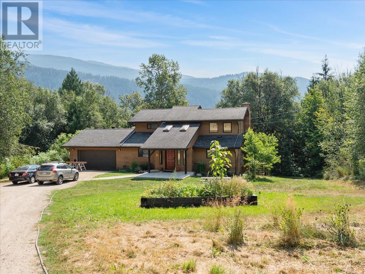 6172 Slocan River Road, Winlaw, British Columbia  V0G 2J0 - Photo 1 - 10352470