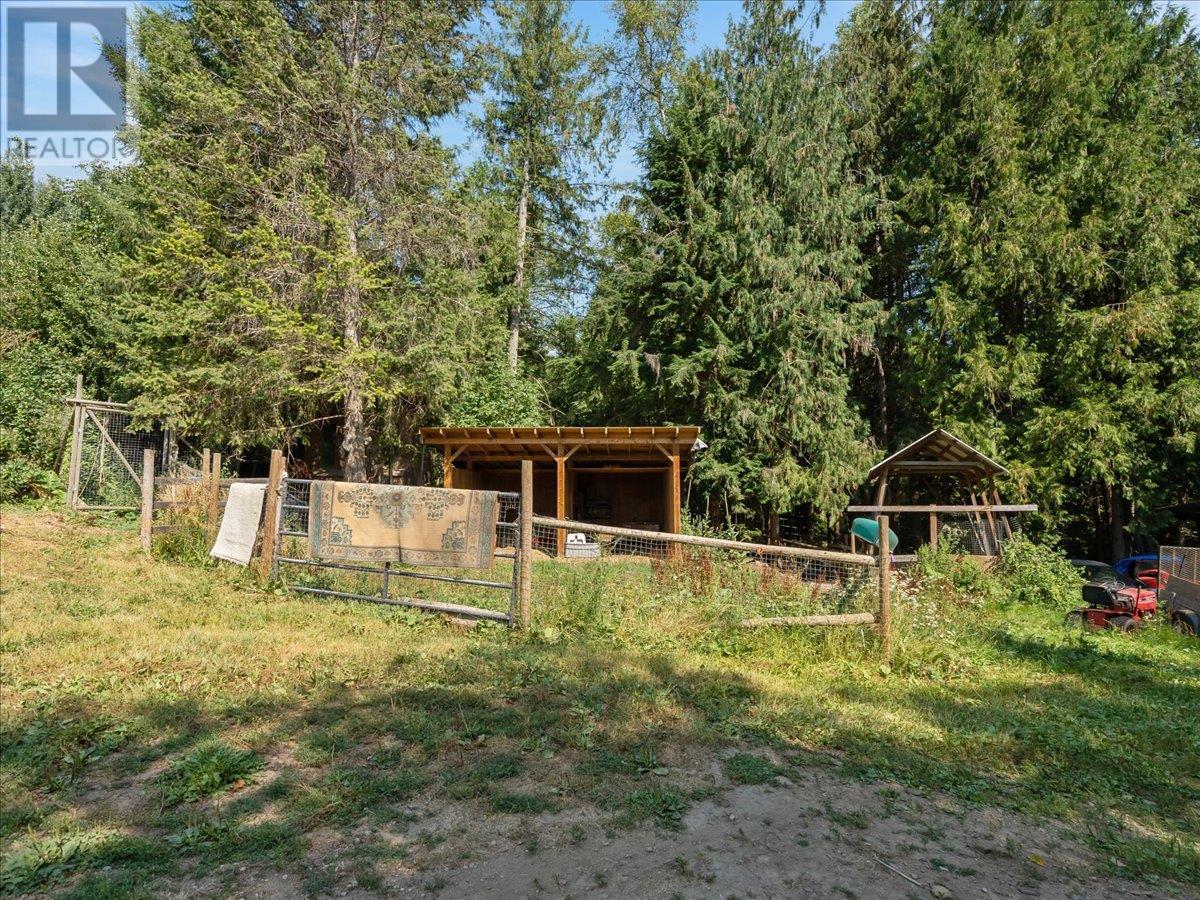 6172 Slocan River Road, Winlaw, British Columbia  V0G 2J0 - Photo 16 - 10352470