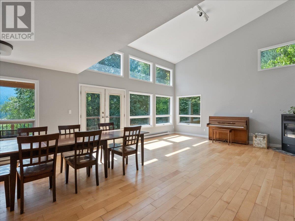 6172 Slocan River Road, Winlaw, British Columbia  V0G 2J0 - Photo 24 - 10352470