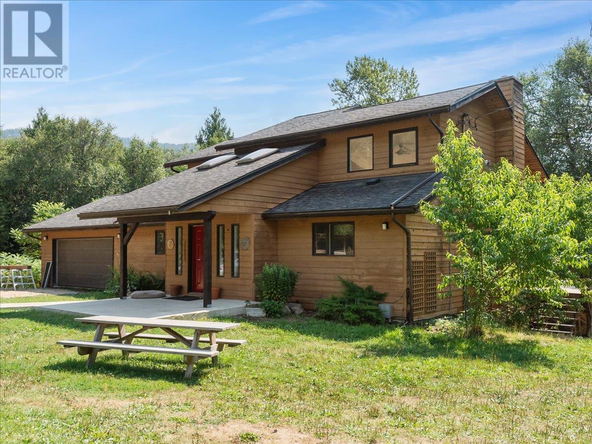 6172 Slocan River Road, Winlaw, British Columbia  V0G 2J0 - Photo 3 - 10352470