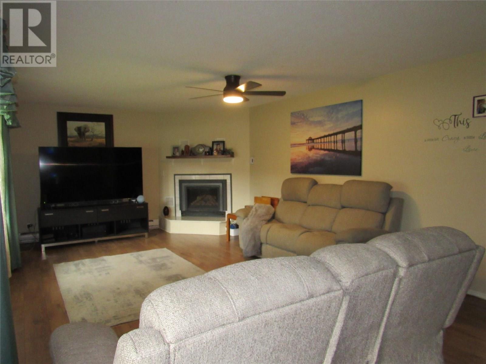 1755 Columbia Gardens Road, Fruitvale, British Columbia  V0G 1L0 - Photo 3 - 10353190