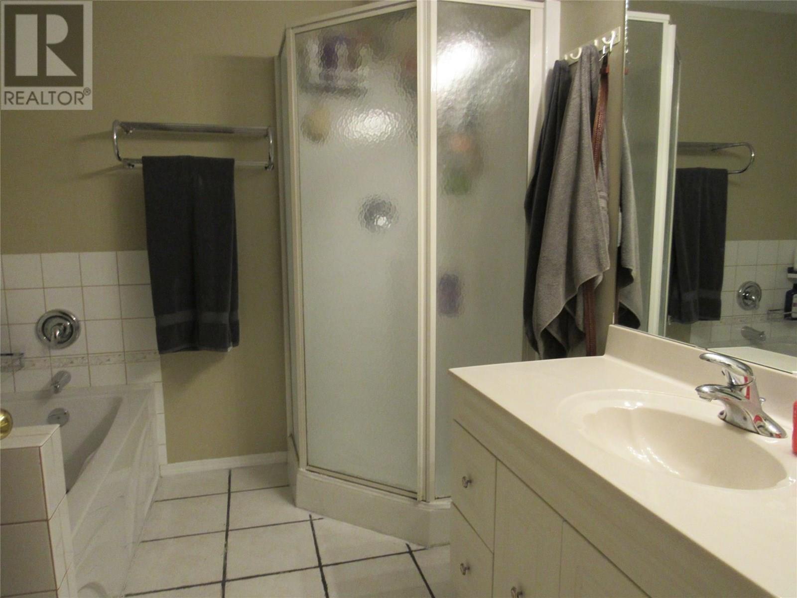 1755 Columbia Gardens Road, Fruitvale, British Columbia  V0G 1L0 - Photo 7 - 10353190