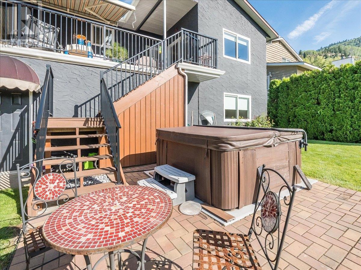 2310 Mcbride Street, Trail, British Columbia  V1R 4N8 - Photo 28 - 10353360