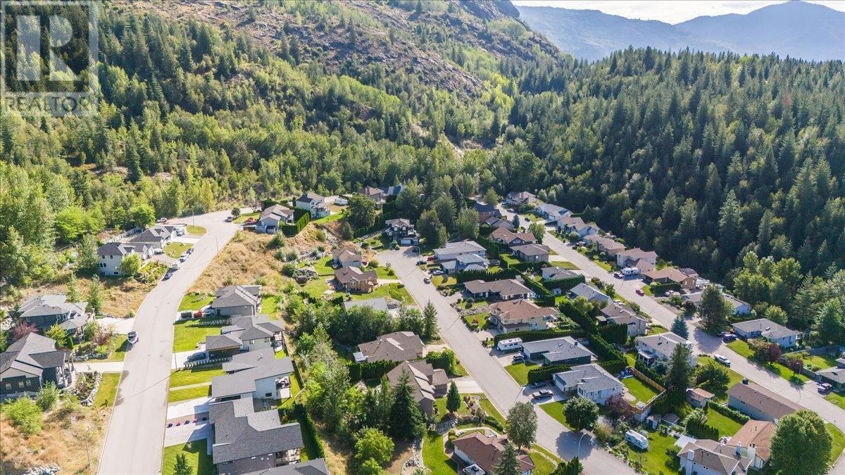 2310 Mcbride Street, Trail, British Columbia  V1R 4N8 - Photo 4 - 10353360