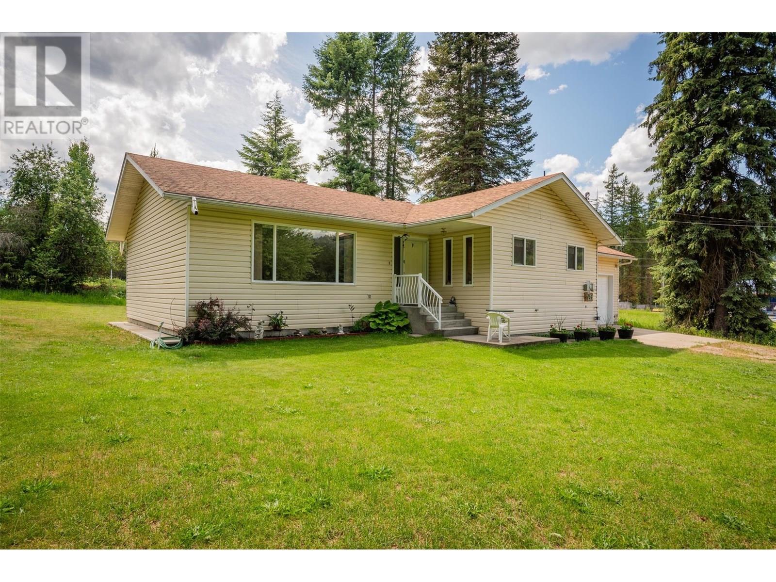 1764 Green Road, Fruitvale, British Columbia  V0G 1L0 - Photo 1 - 10353146