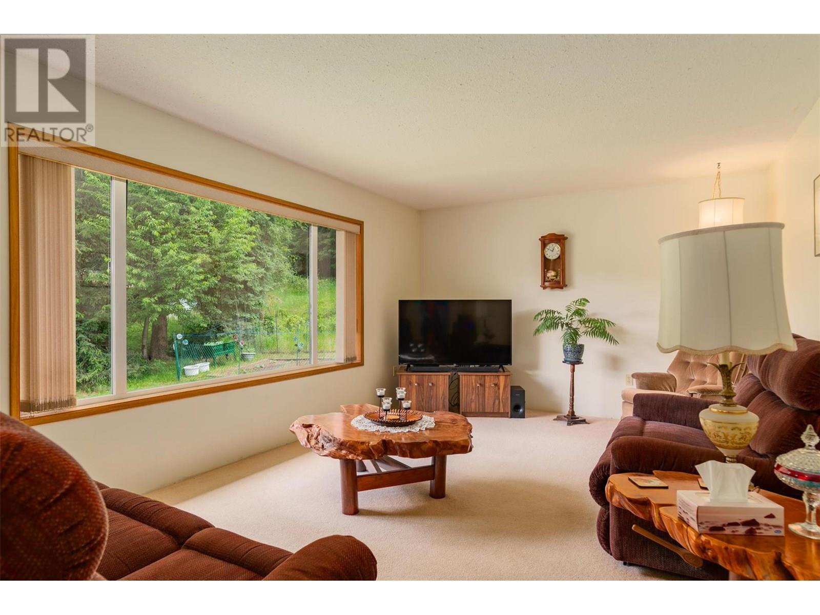 1764 Green Road, Fruitvale, British Columbia  V0G 1L0 - Photo 10 - 10353146