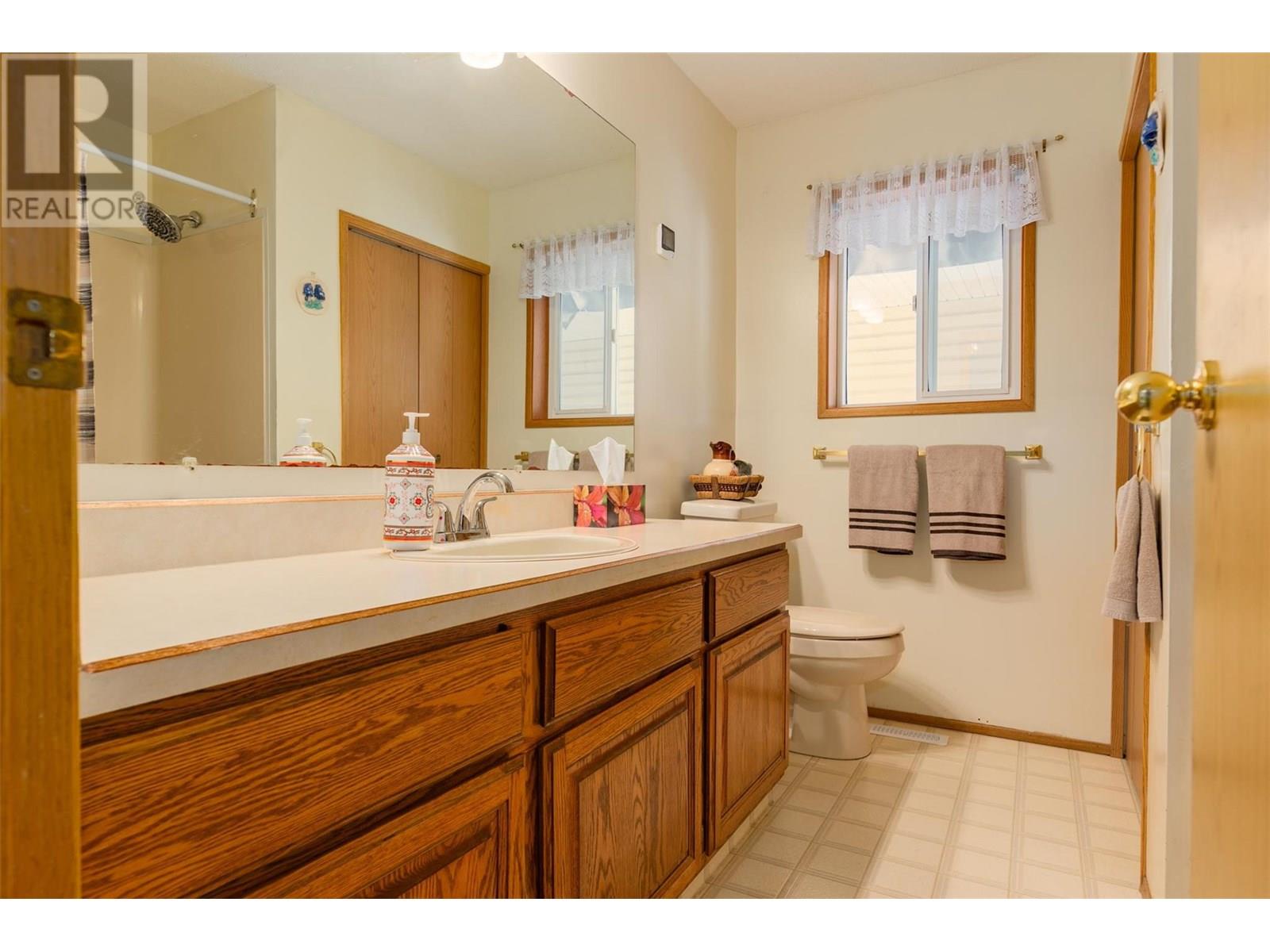 1764 Green Road, Fruitvale, British Columbia  V0G 1L0 - Photo 16 - 10353146
