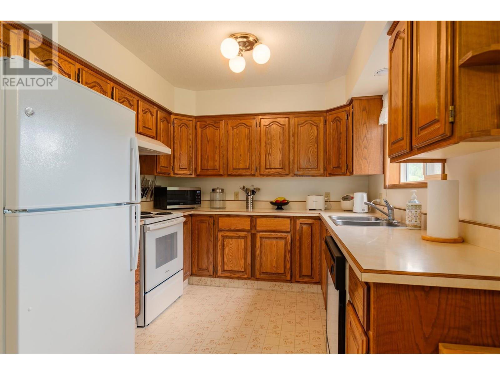 1764 Green Road, Fruitvale, British Columbia  V0G 1L0 - Photo 2 - 10353146