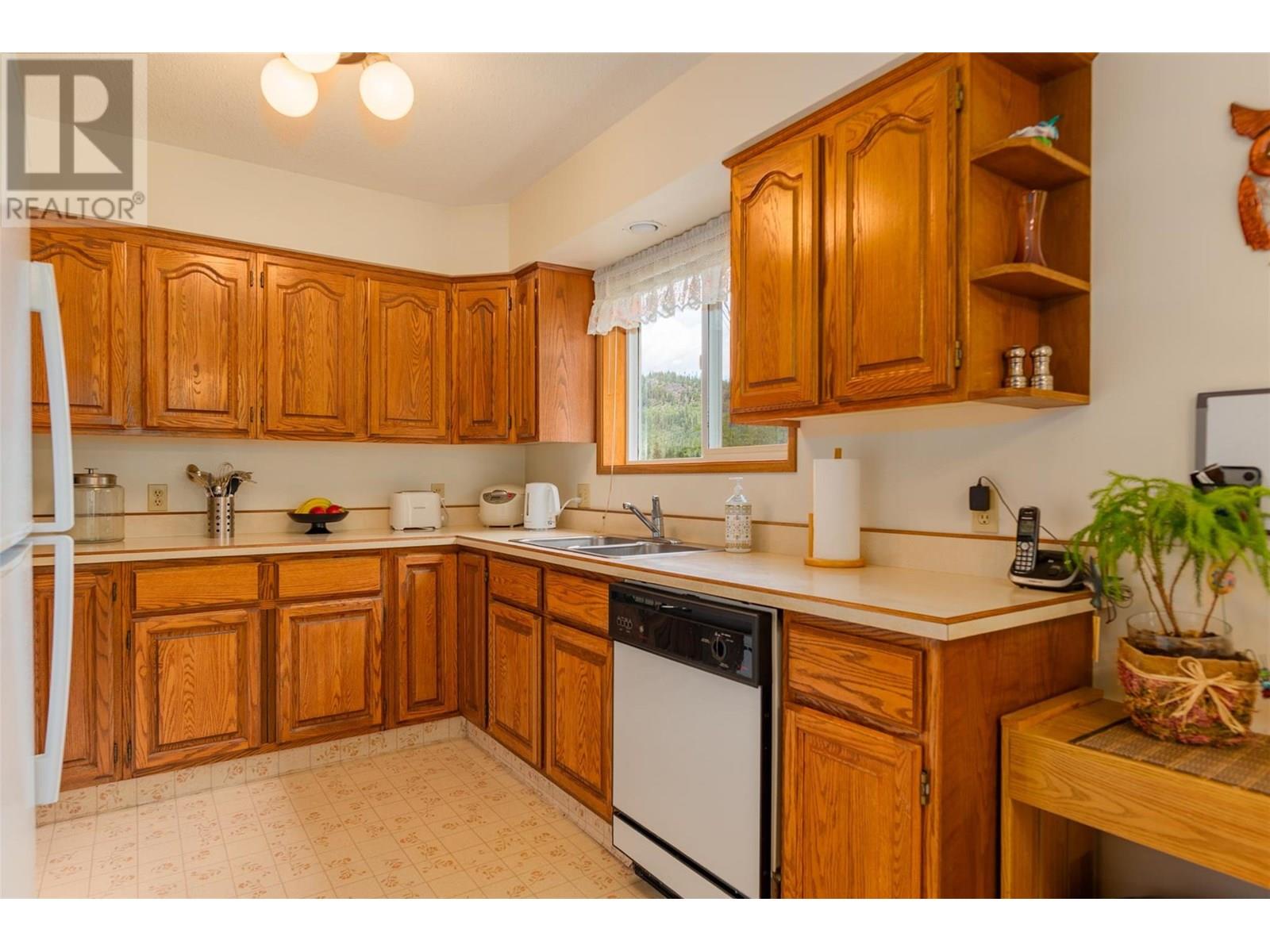 1764 Green Road, Fruitvale, British Columbia  V0G 1L0 - Photo 3 - 10353146