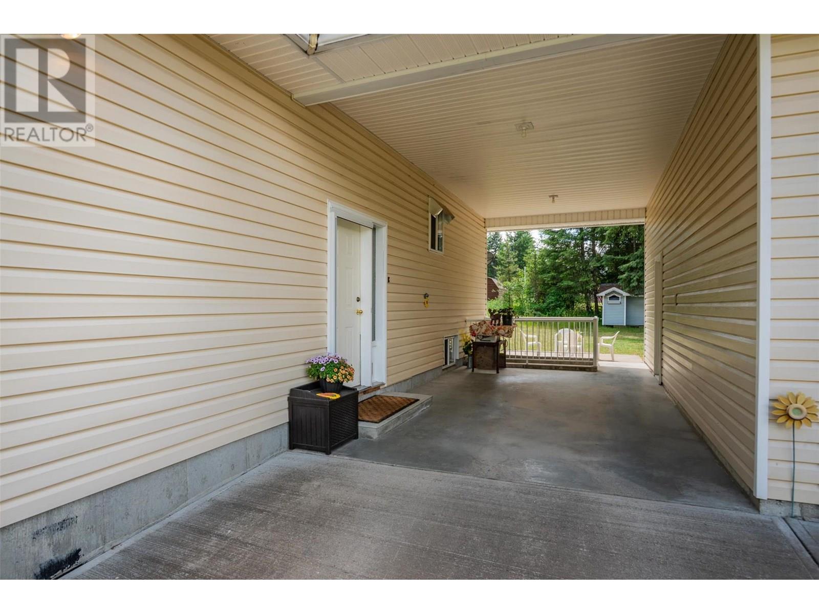 1764 Green Road, Fruitvale, British Columbia  V0G 1L0 - Photo 32 - 10353146
