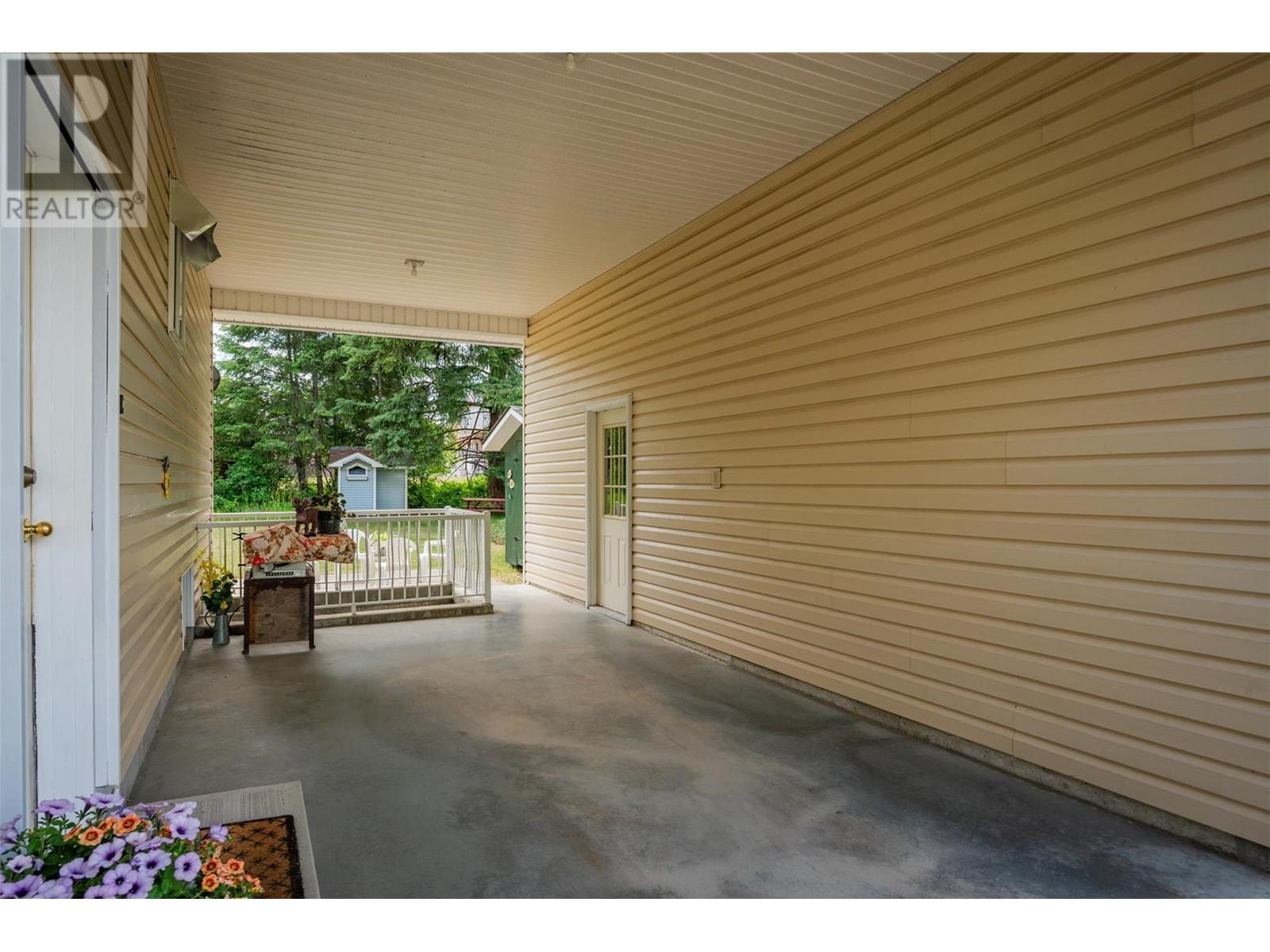 1764 Green Road, Fruitvale, British Columbia  V0G 1L0 - Photo 33 - 10353146