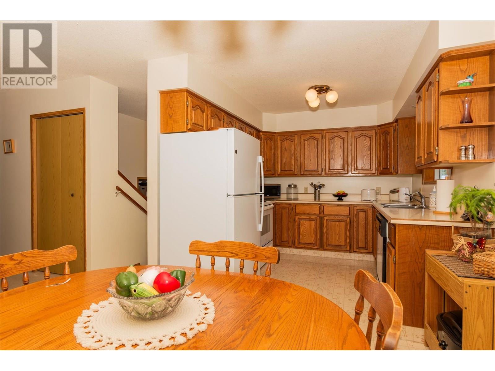 1764 Green Road, Fruitvale, British Columbia  V0G 1L0 - Photo 4 - 10353146
