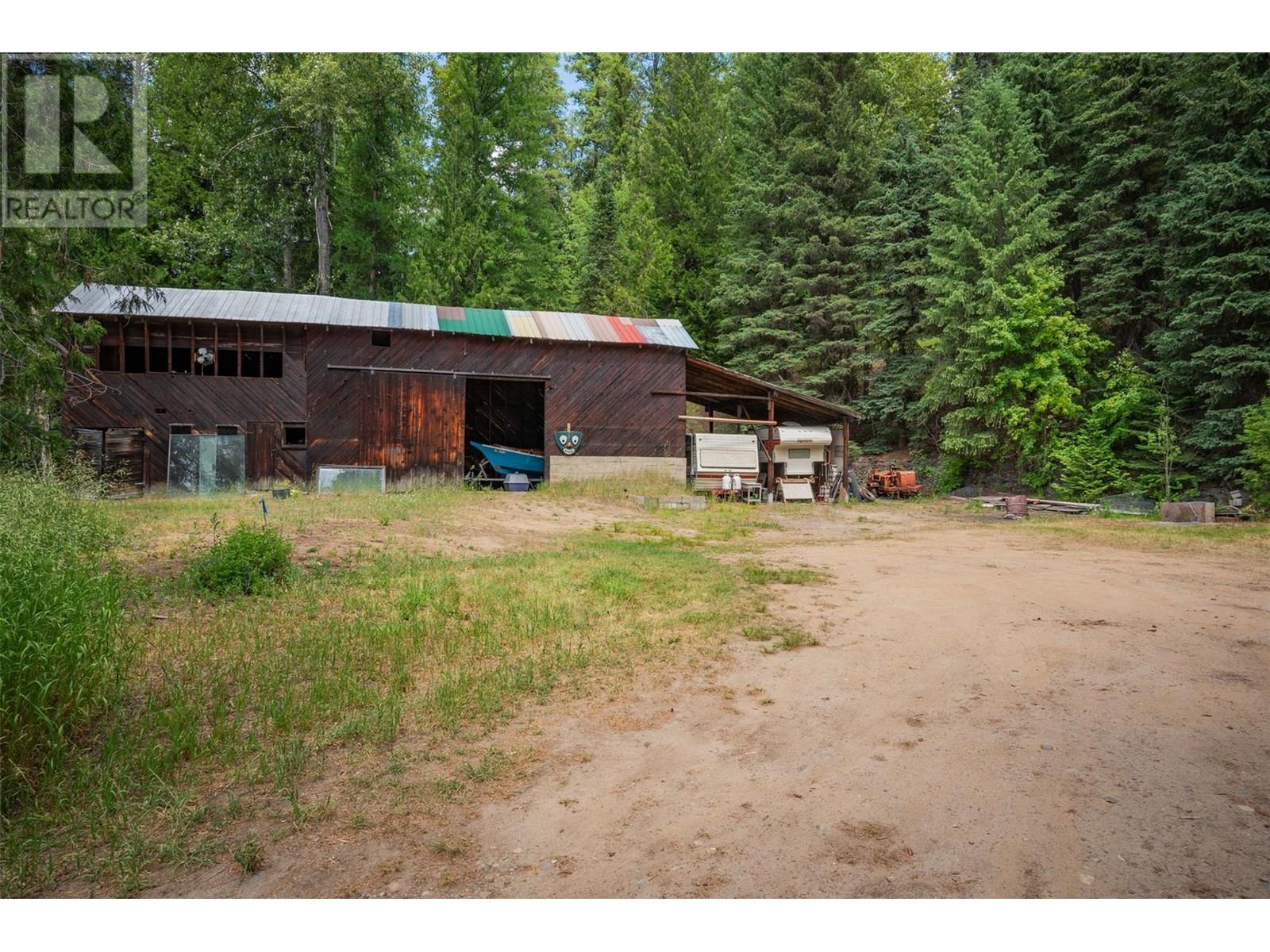 1764 Green Road, Fruitvale, British Columbia  V0G 1L0 - Photo 42 - 10353146