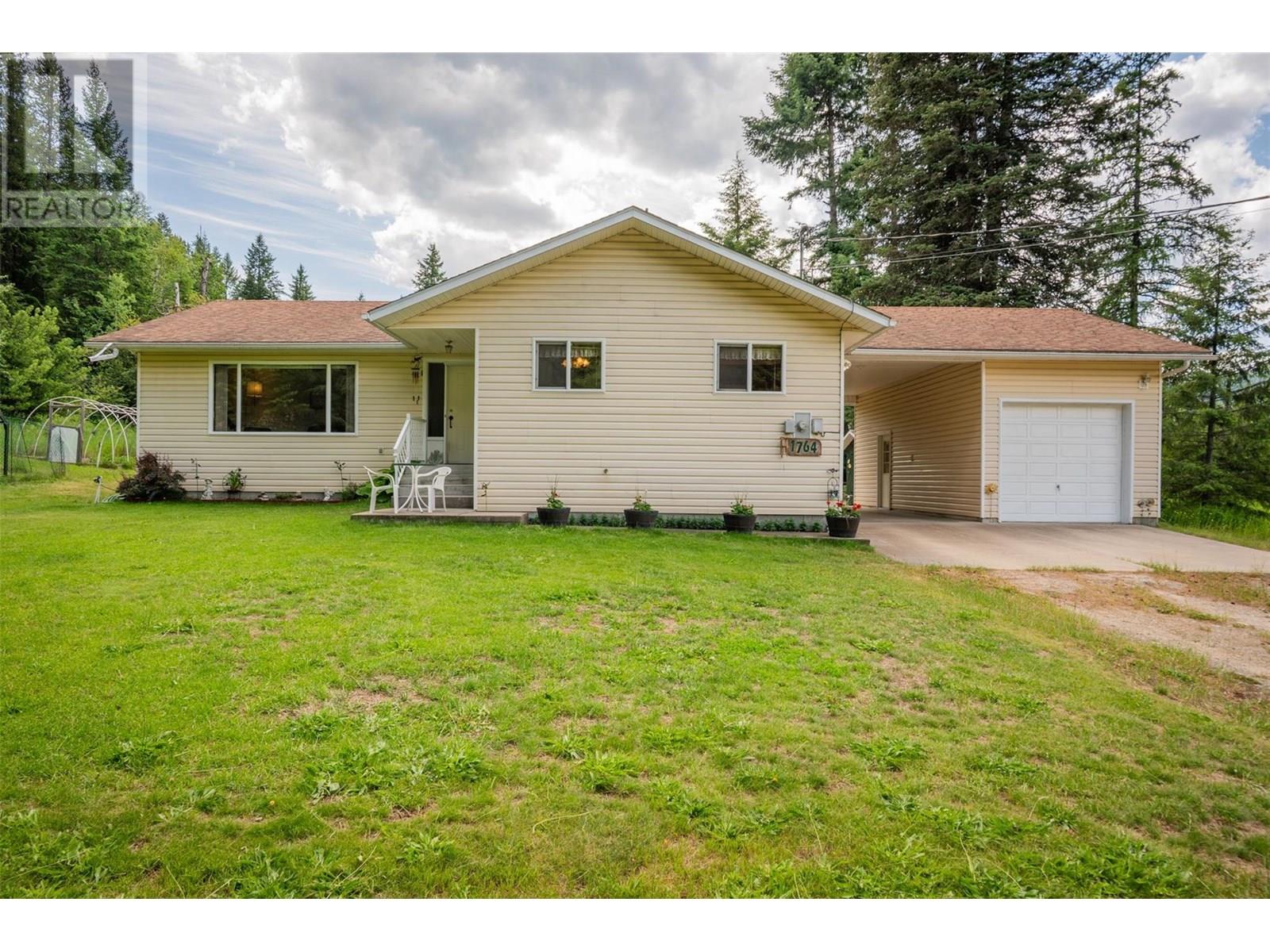 1764 Green Road, Fruitvale, British Columbia  V0G 1L0 - Photo 54 - 10353146