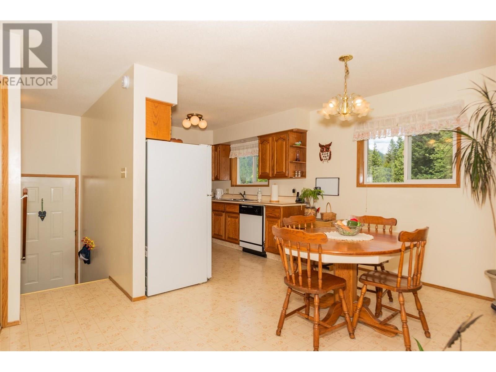 1764 Green Road, Fruitvale, British Columbia  V0G 1L0 - Photo 6 - 10353146