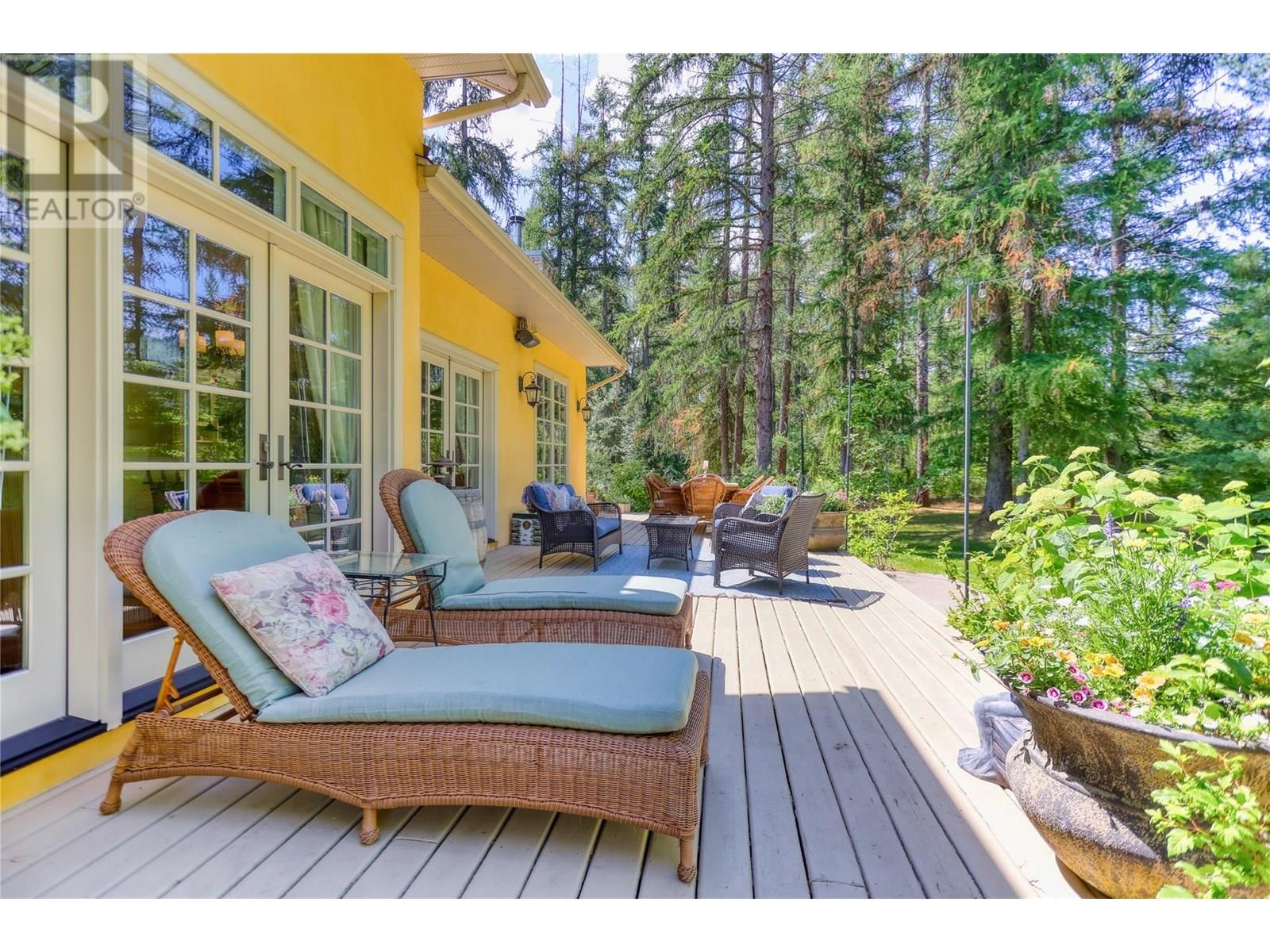 9309 Station Road, Trail, British Columbia  V1R 4W6 - Photo 19 - 10353118