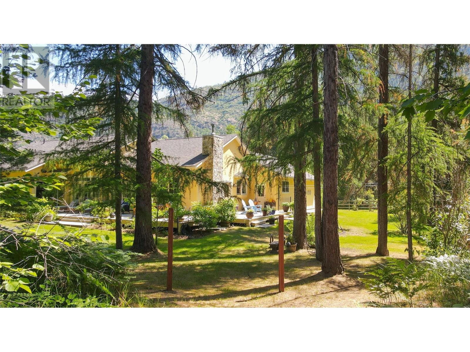 9309 Station Road, Trail, British Columbia  V1R 4W6 - Photo 84 - 10353118