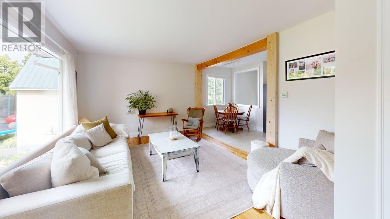 906 Thackeray Street, Trail, British Columbia  V1R 2C2 - Photo 11 - 10352873